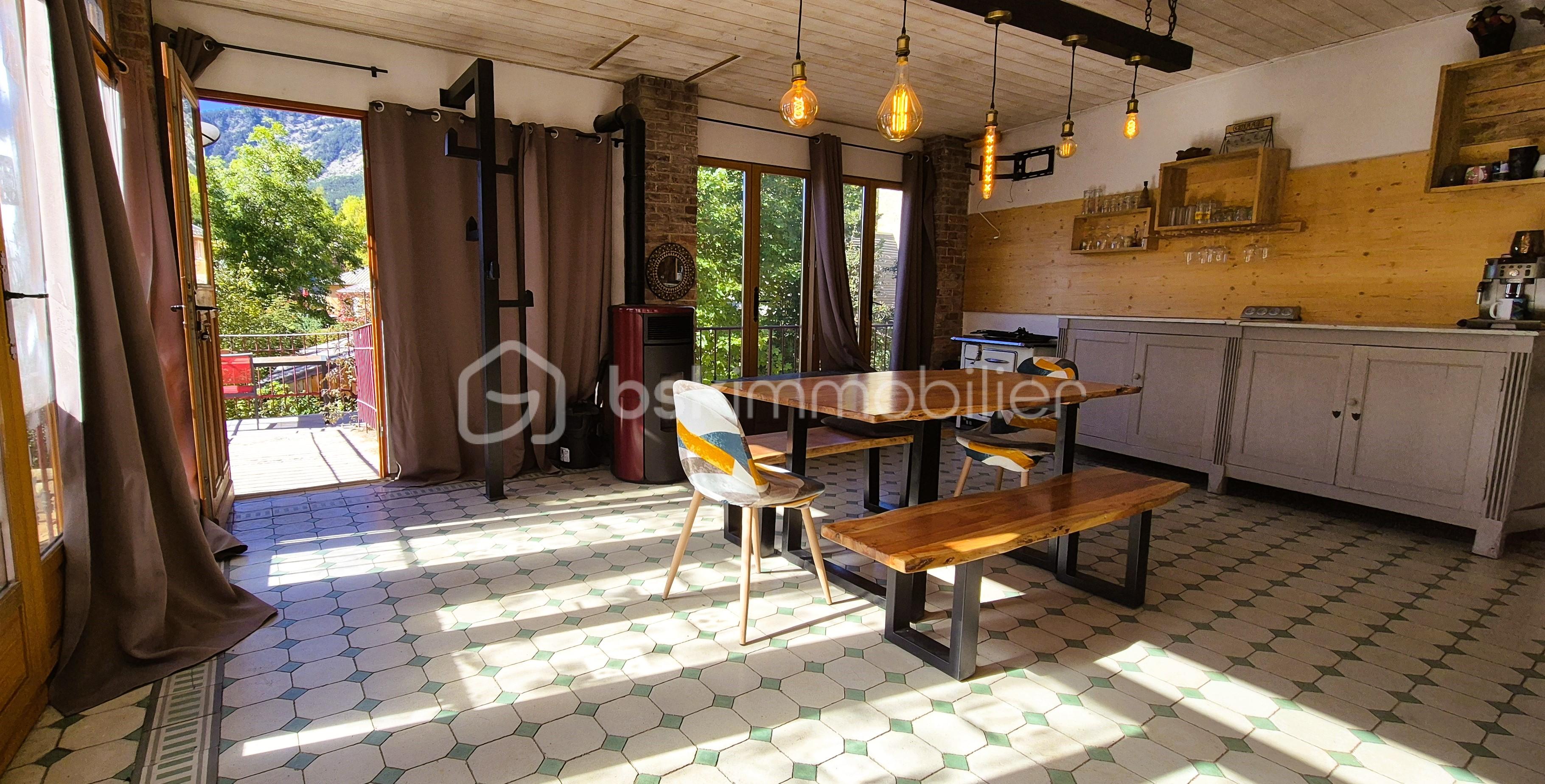 Immeuble de 240 m² - 20250929_113844.jpg