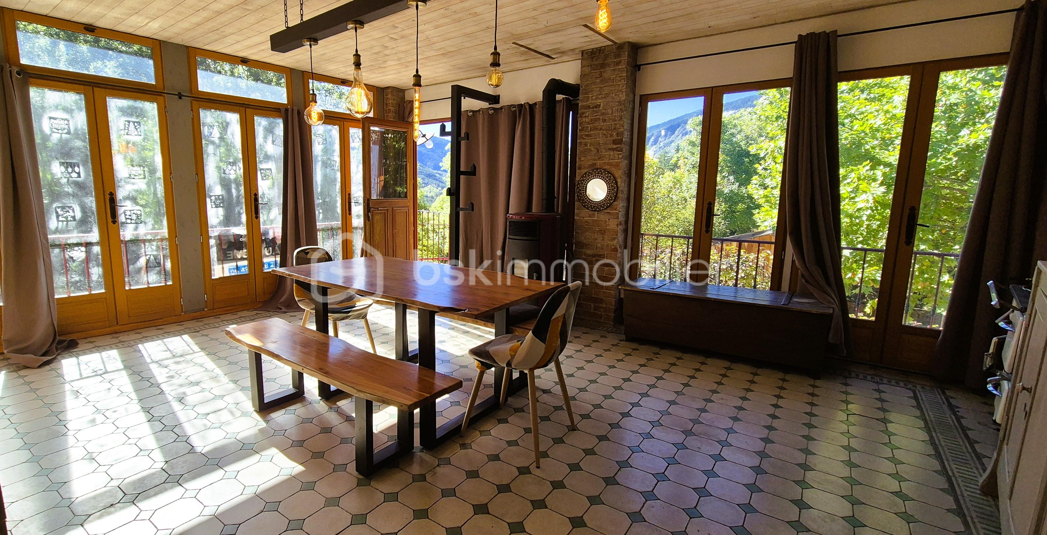 Immeuble de 240 m² - 20250929_113810.jpg