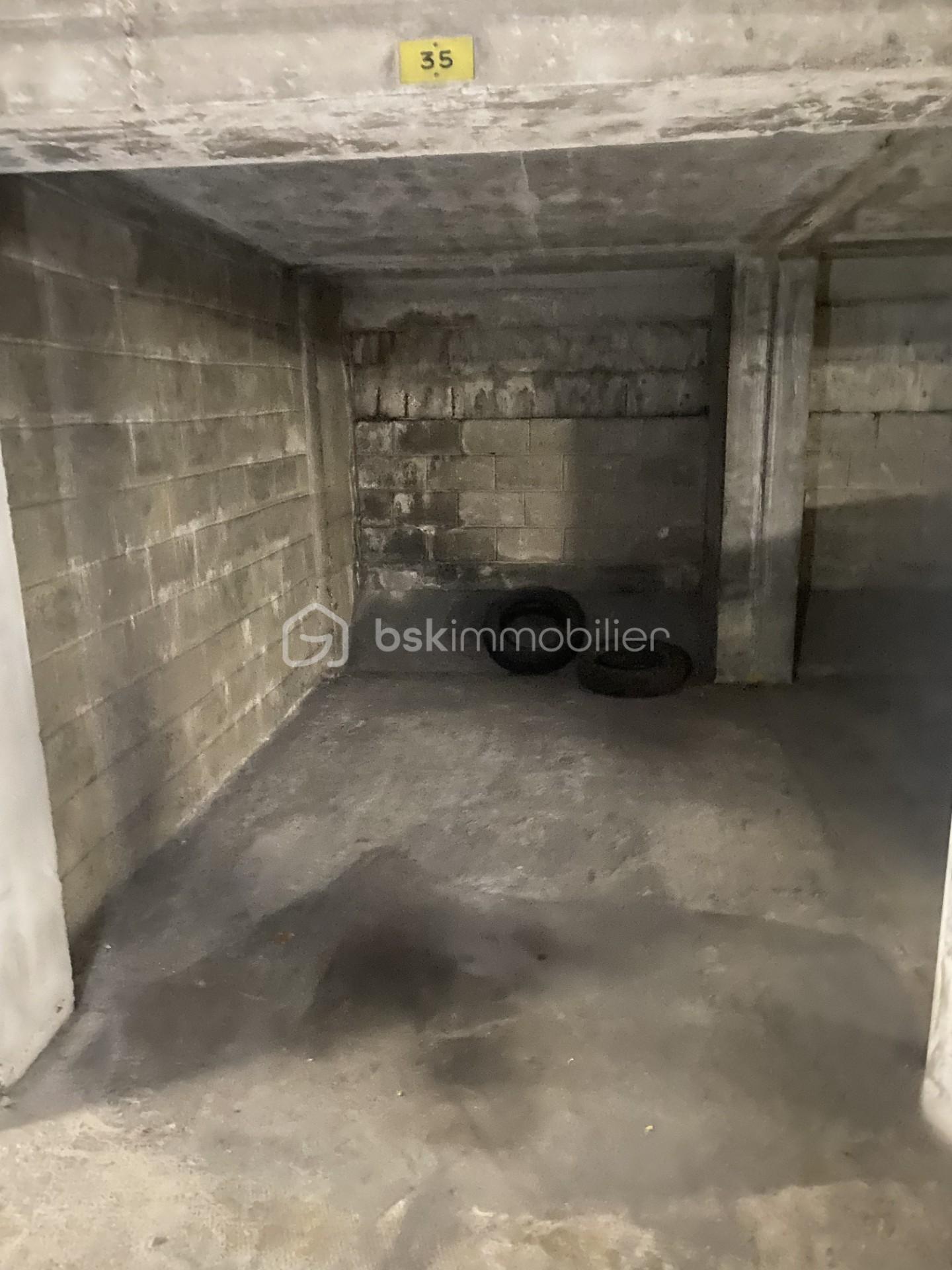 Parking de 12 m² - Parking Kiss 3.jpg