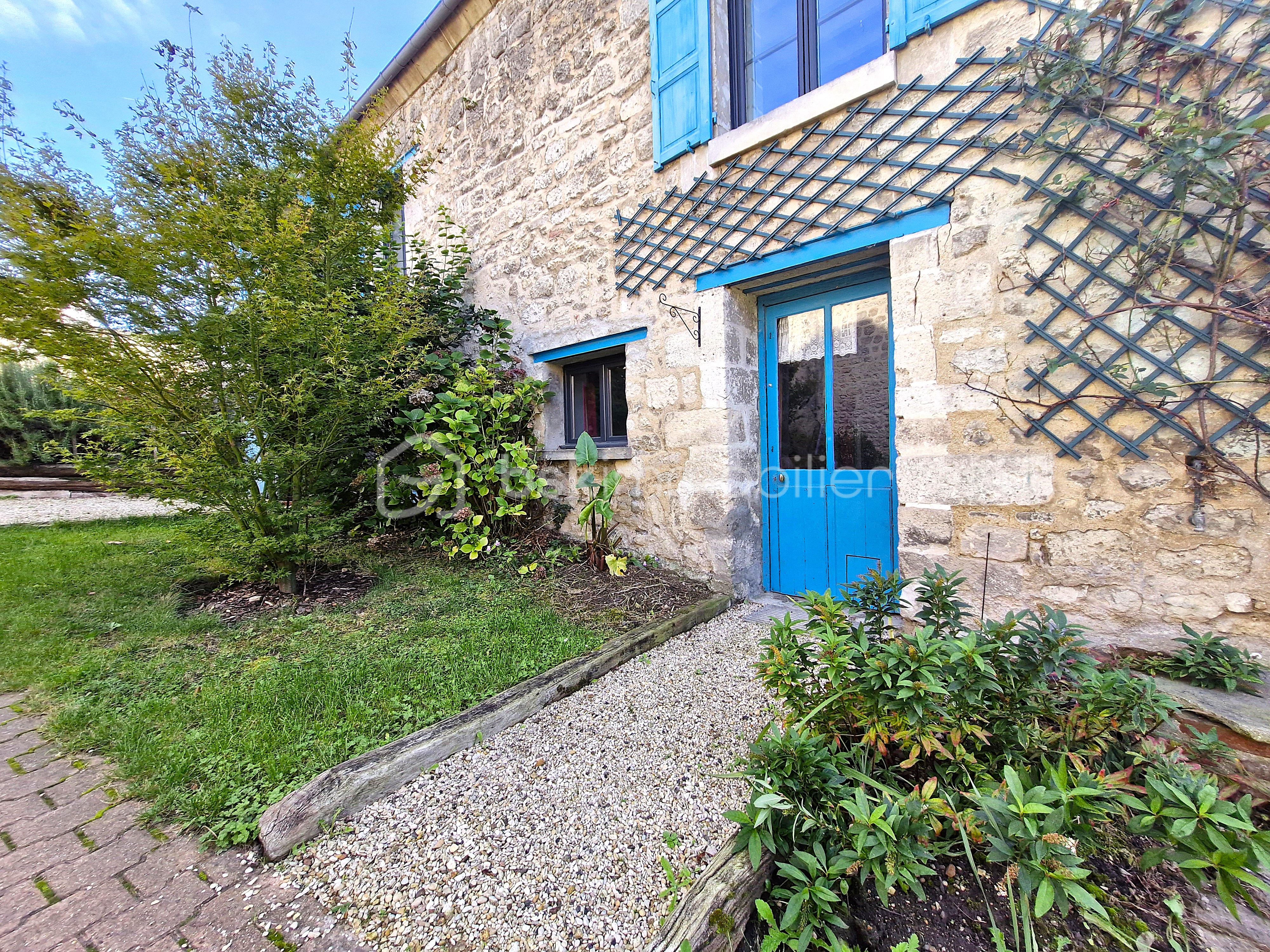 Maison de village de 123 m² - Porte bleue.jpg