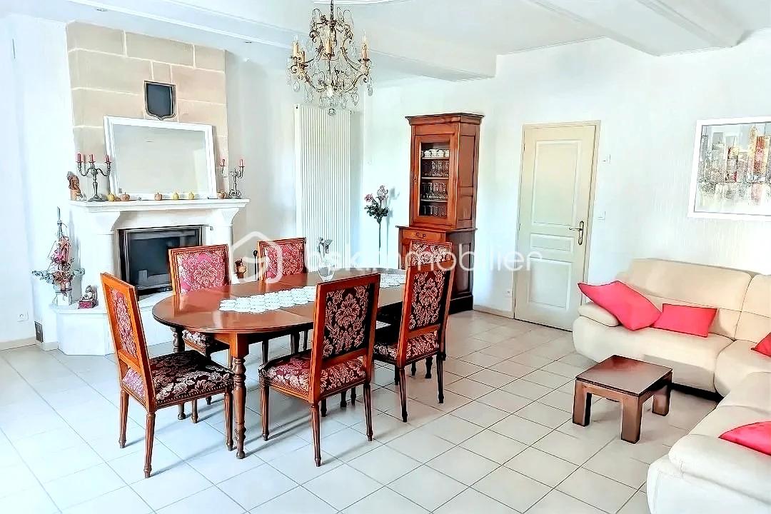 Demeure de 283 m² - IMG-20250625-WA0007.jpg