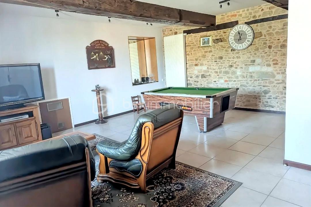 Demeure de 283 m² - hoqi-9d9d0f7db3b54291a06143bc5ee17c02.jpg
