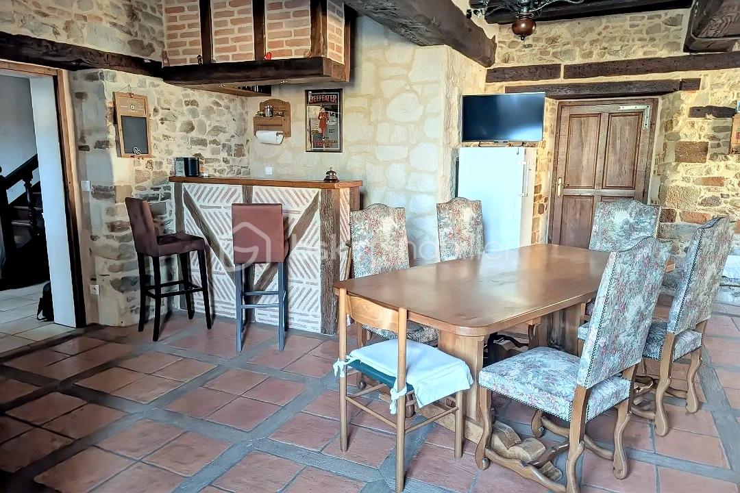 Demeure de 283 m² - hoqi-caaf3b84c0be44348b35869bf0216bda.jpg