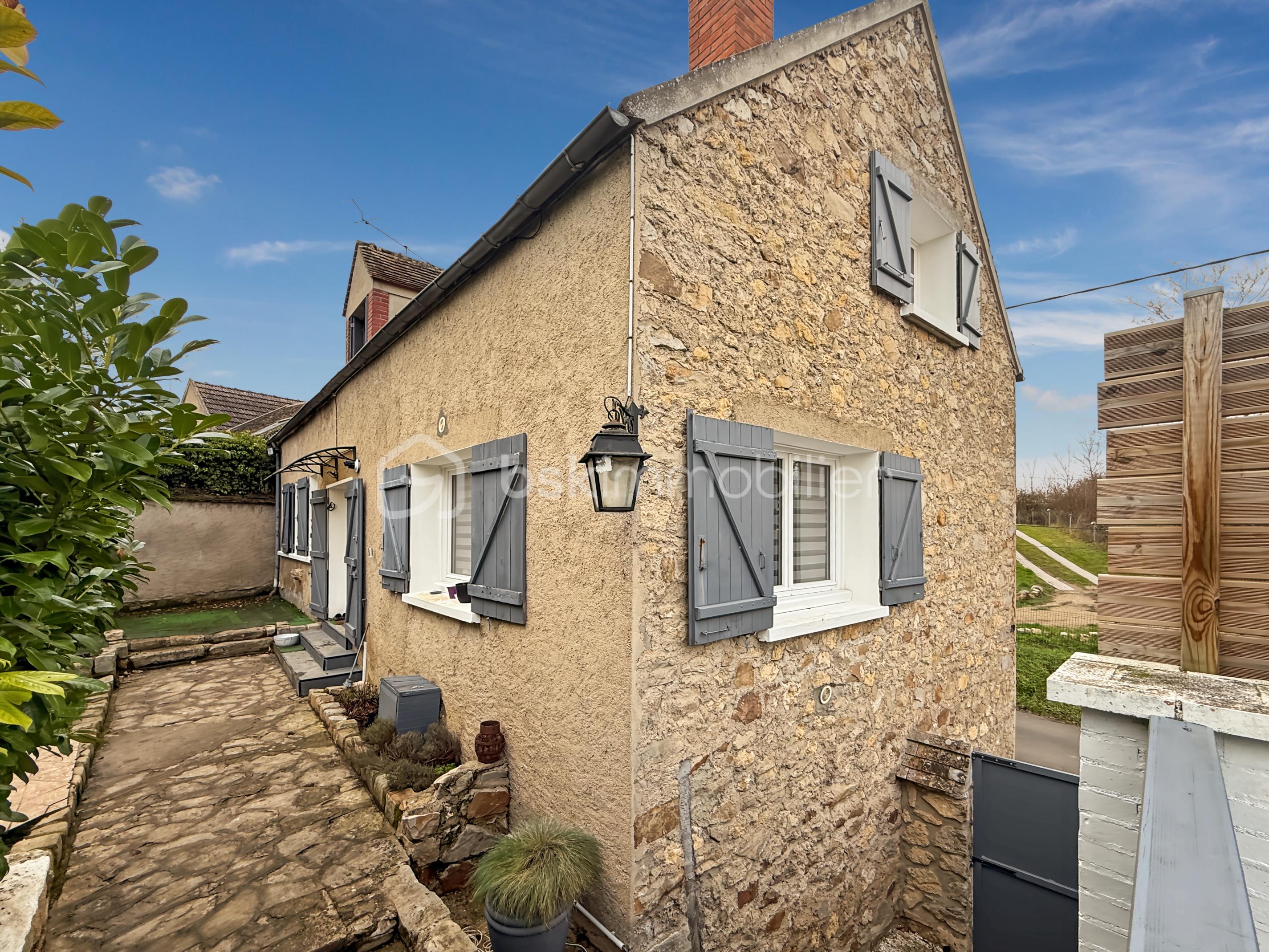 Maison 4 pièces 624 m² · à Champigny · 624 m² · 215 000 €