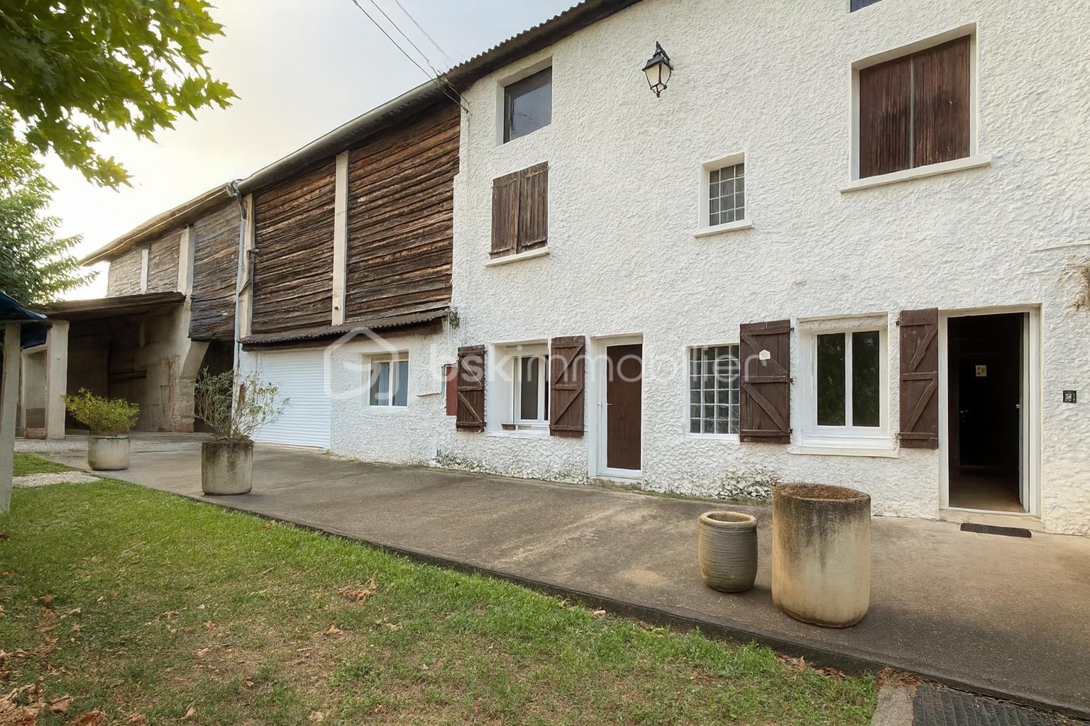 Corps de ferme de 110 m² - bcf9a542-92b7-44cd-a7b8-b5cb9cc5a22e.png