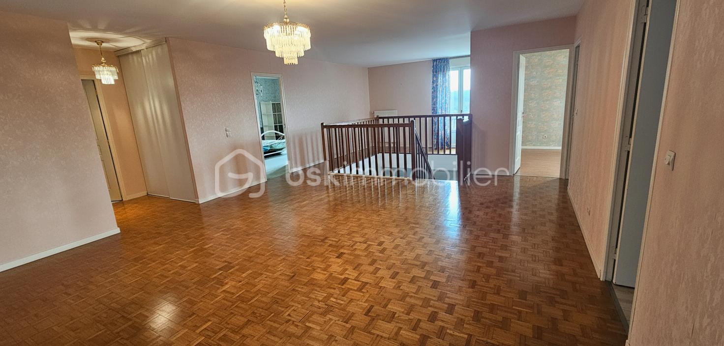 Demeure de 240 m² - 9.generated_2025-12-10T15_14_28.035.jpg