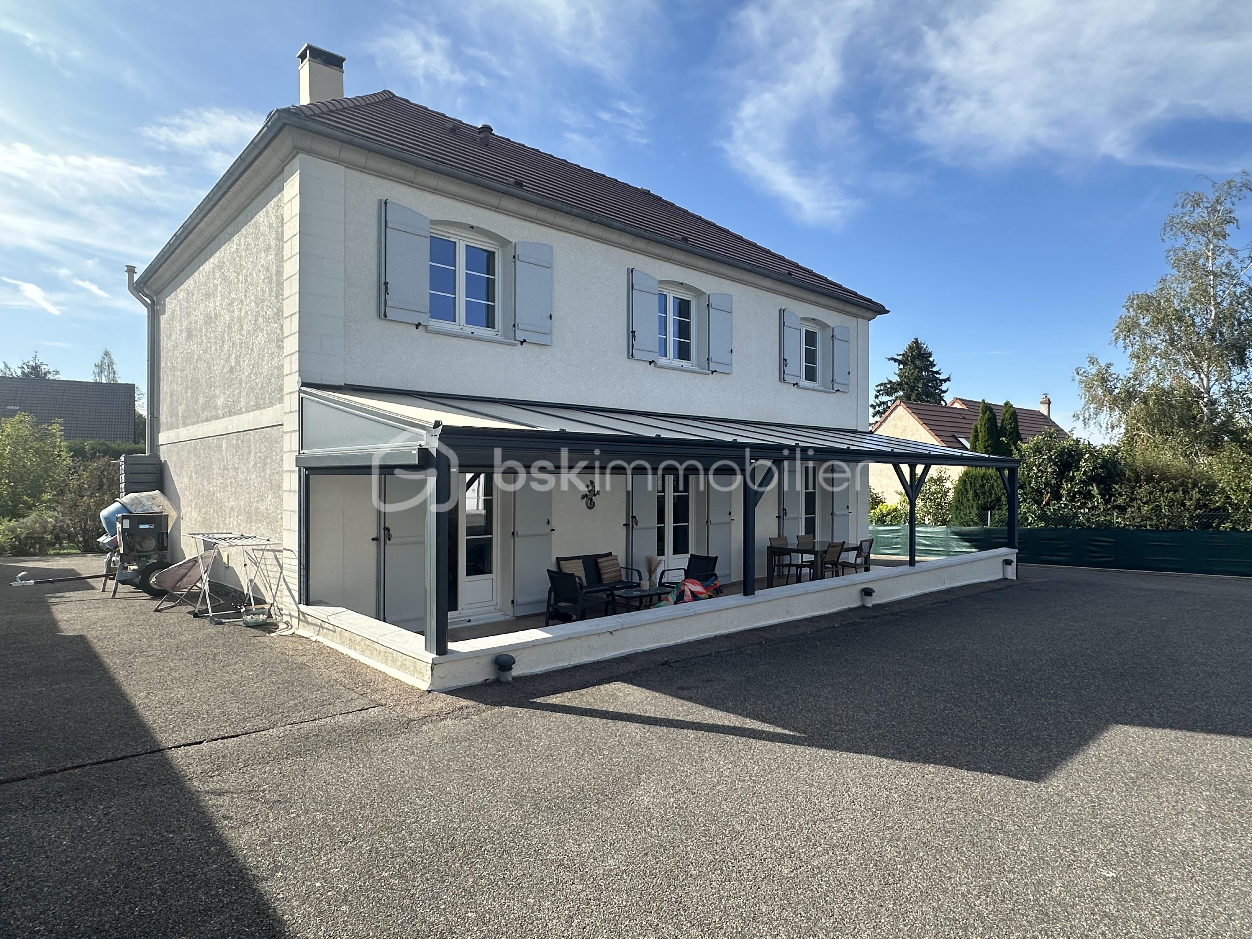 Maison 7 pièces 166 m² · à Plessis-Saint-Jean · 166 m² · 313 000 €