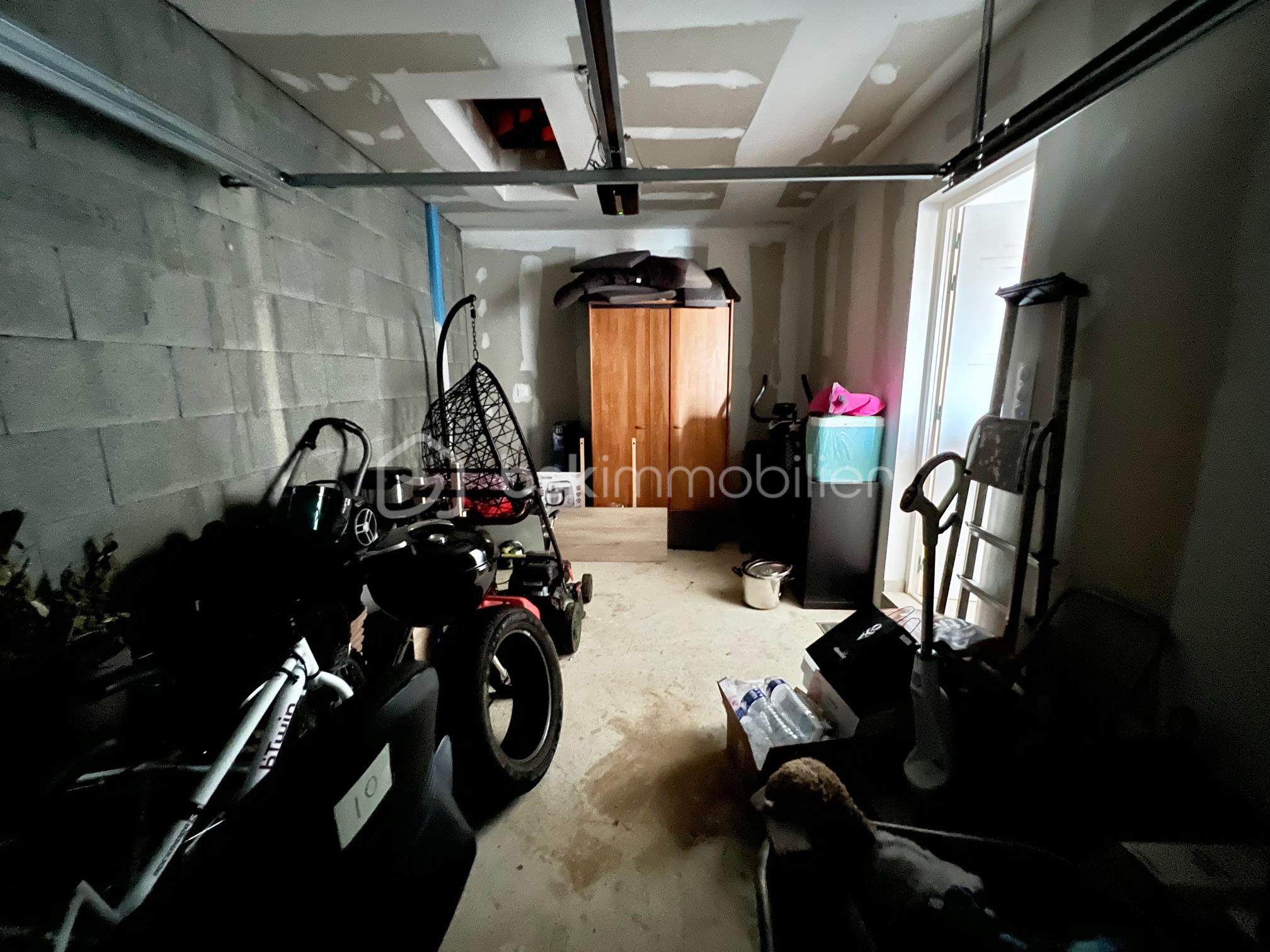 Garage.jpeg