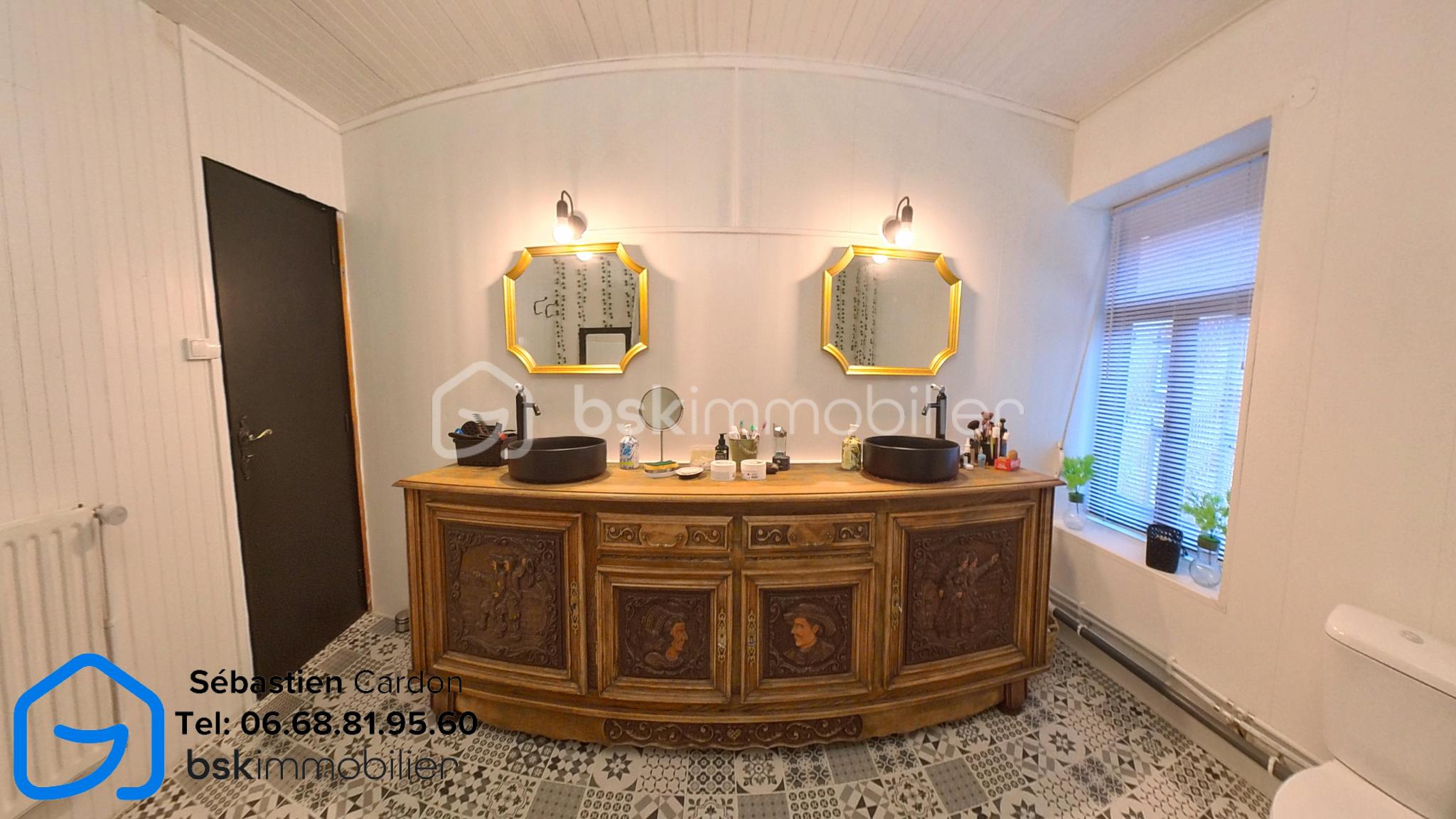 Corps de ferme de 213 m² - Home (12).png