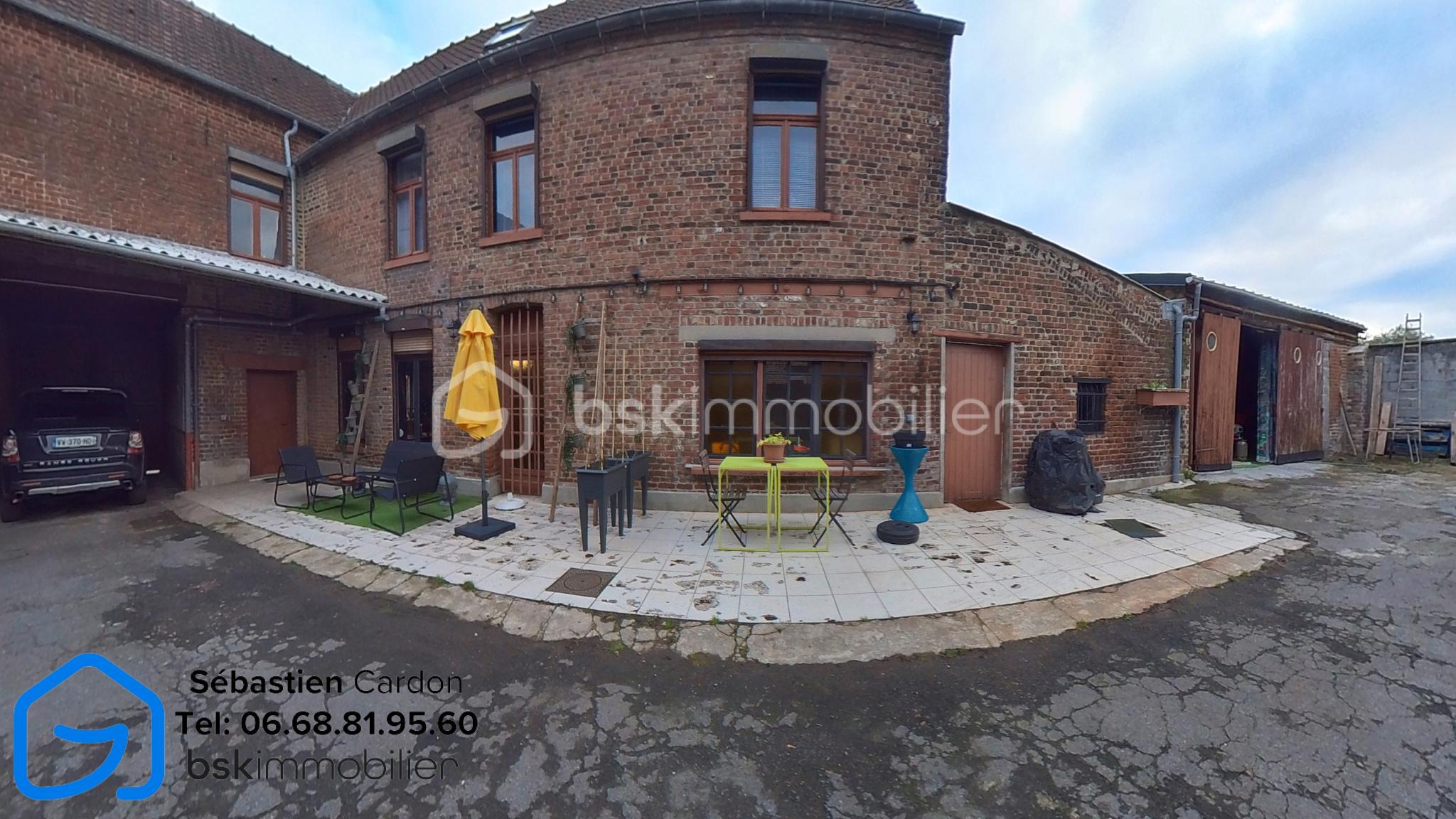 Corps de ferme de 213 m² - Home (21).png