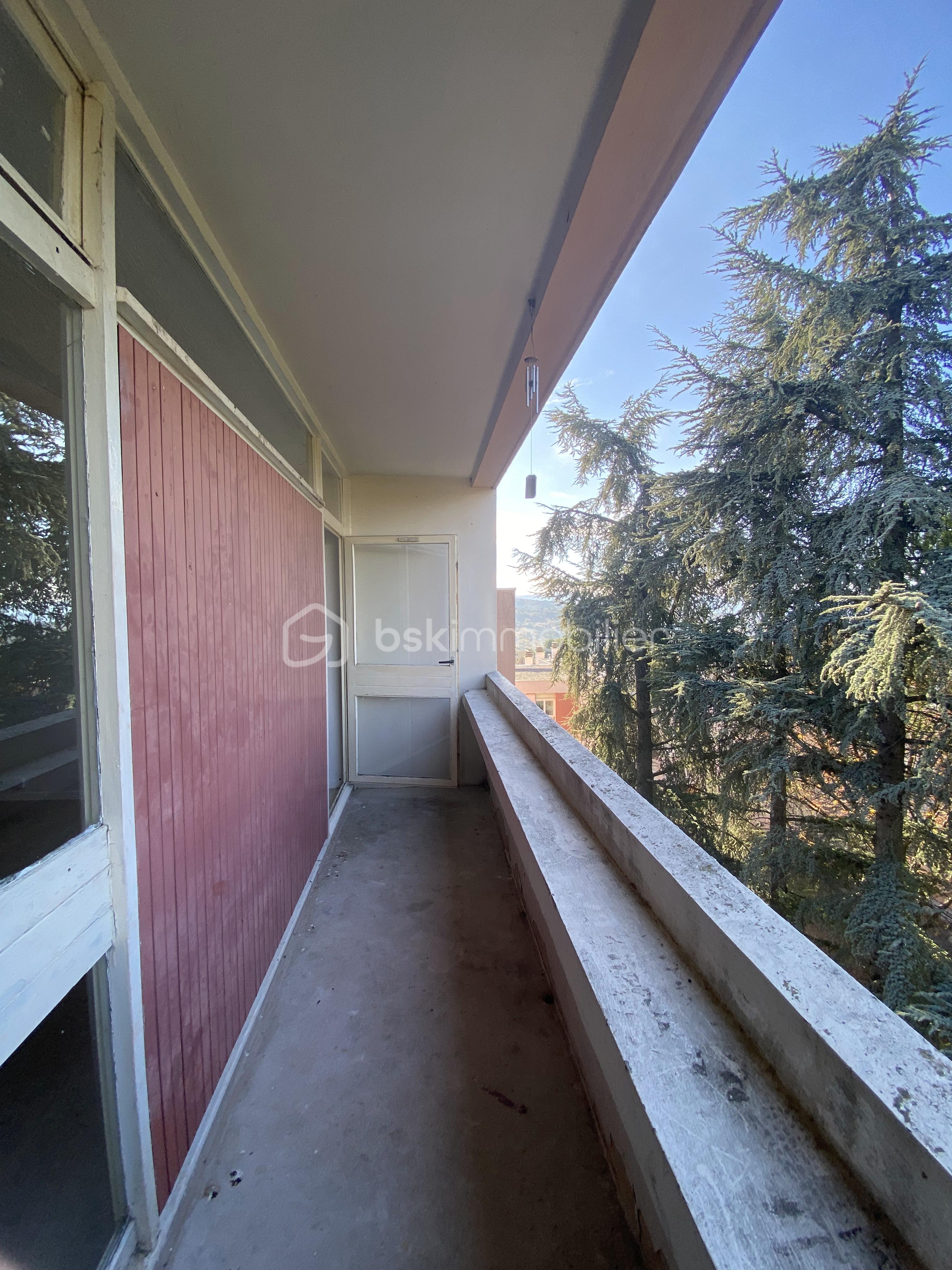 Appartement de 61 m² - Vue balcon coté salon au grand angle.jpg