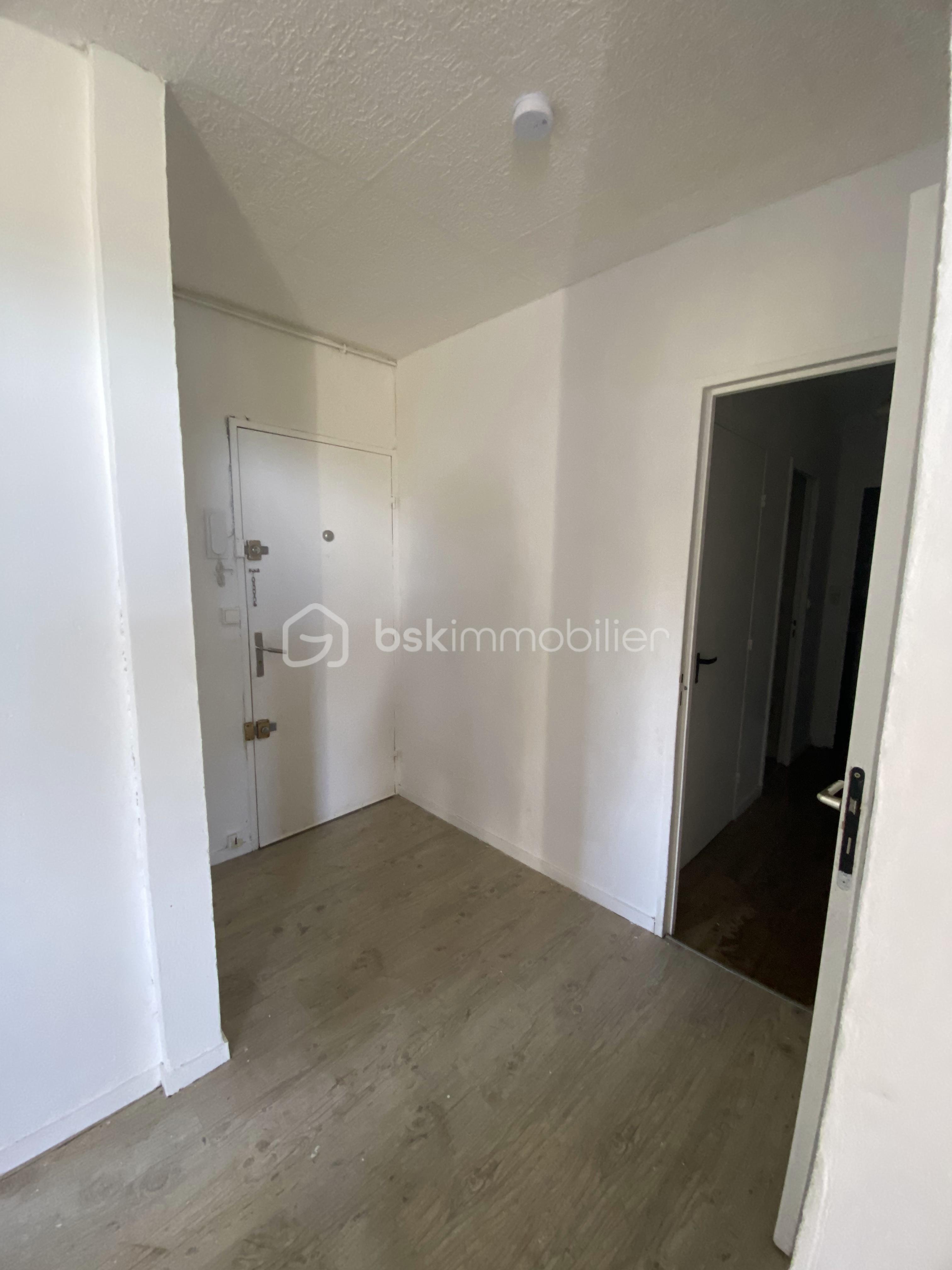 Appartement de 61 m² - Porte d'entrée.jpg