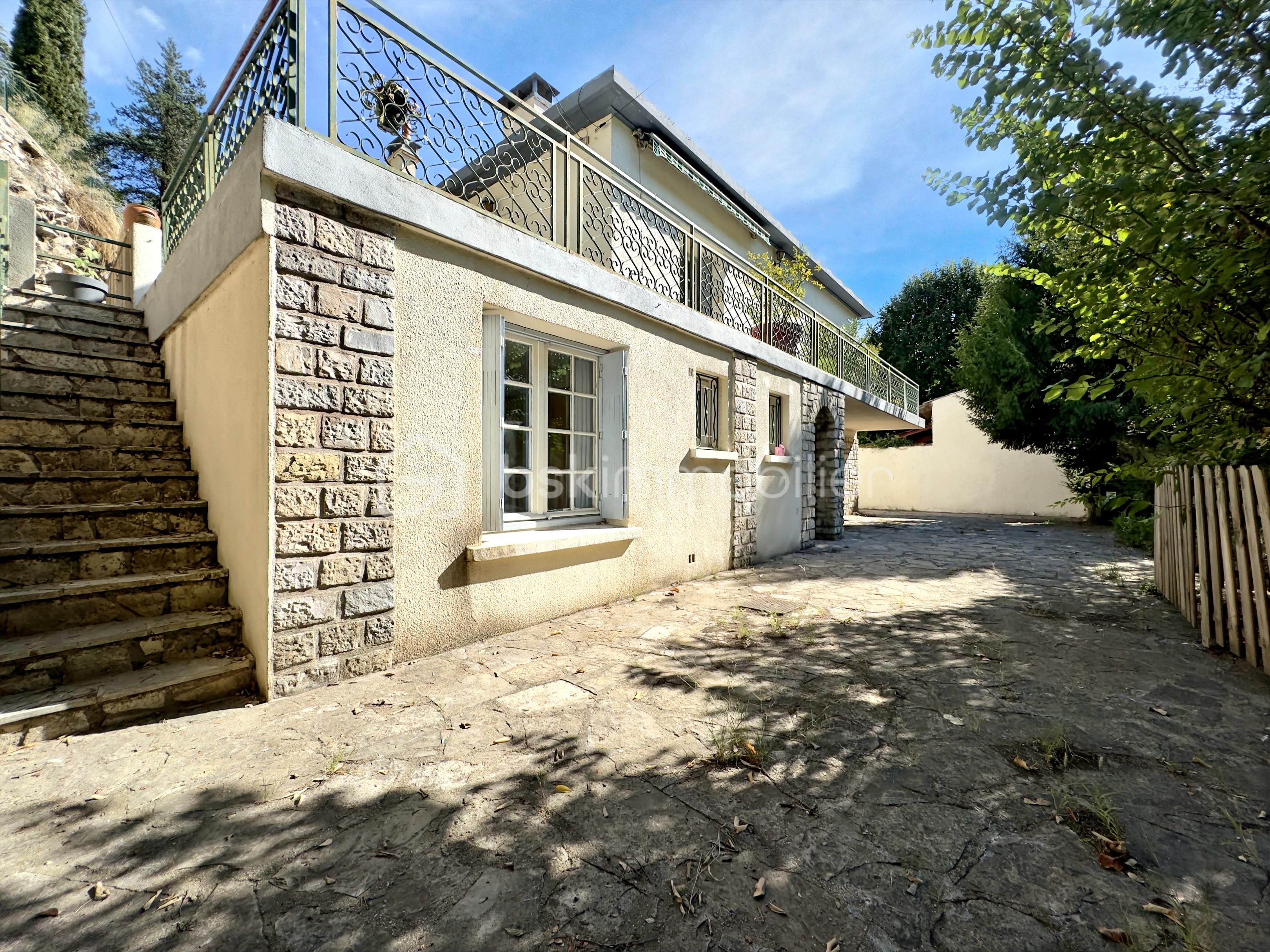 Maison de ville de 258,13 m²