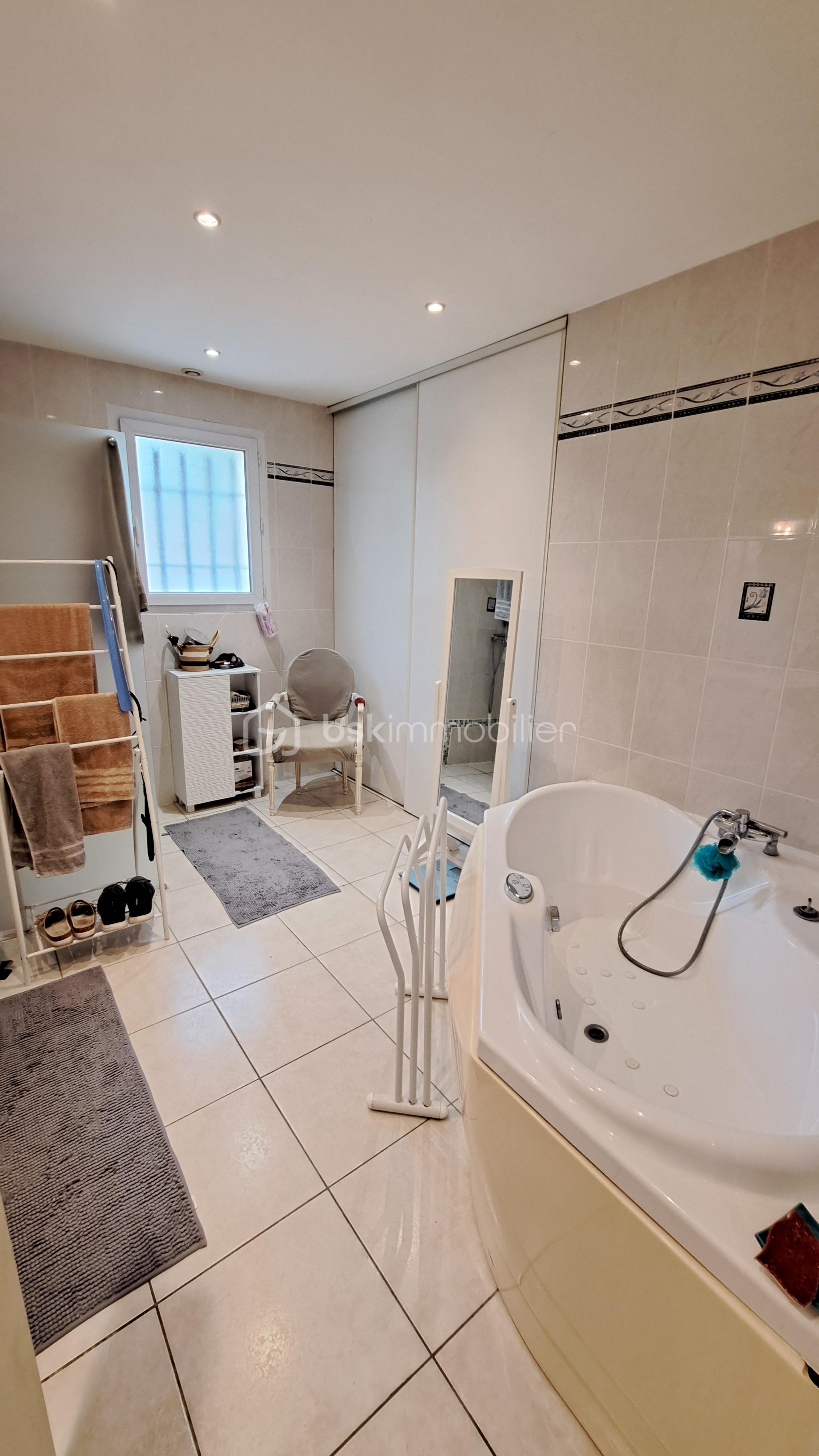 Maison traditionnelle de 181 m² - 20251027_162740.jpg