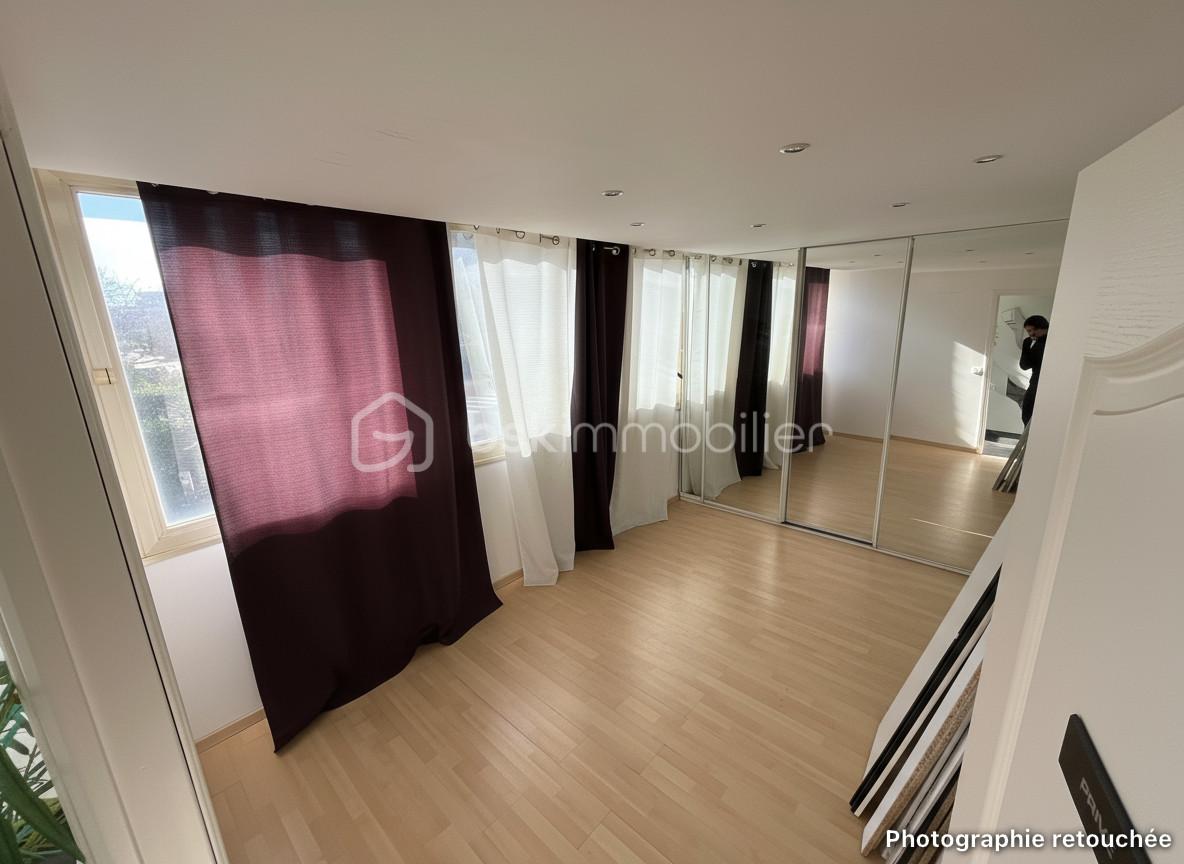 Appartement de 115 m² - generated_2025-10-20T21:10:59.150841.jpg.jpeg