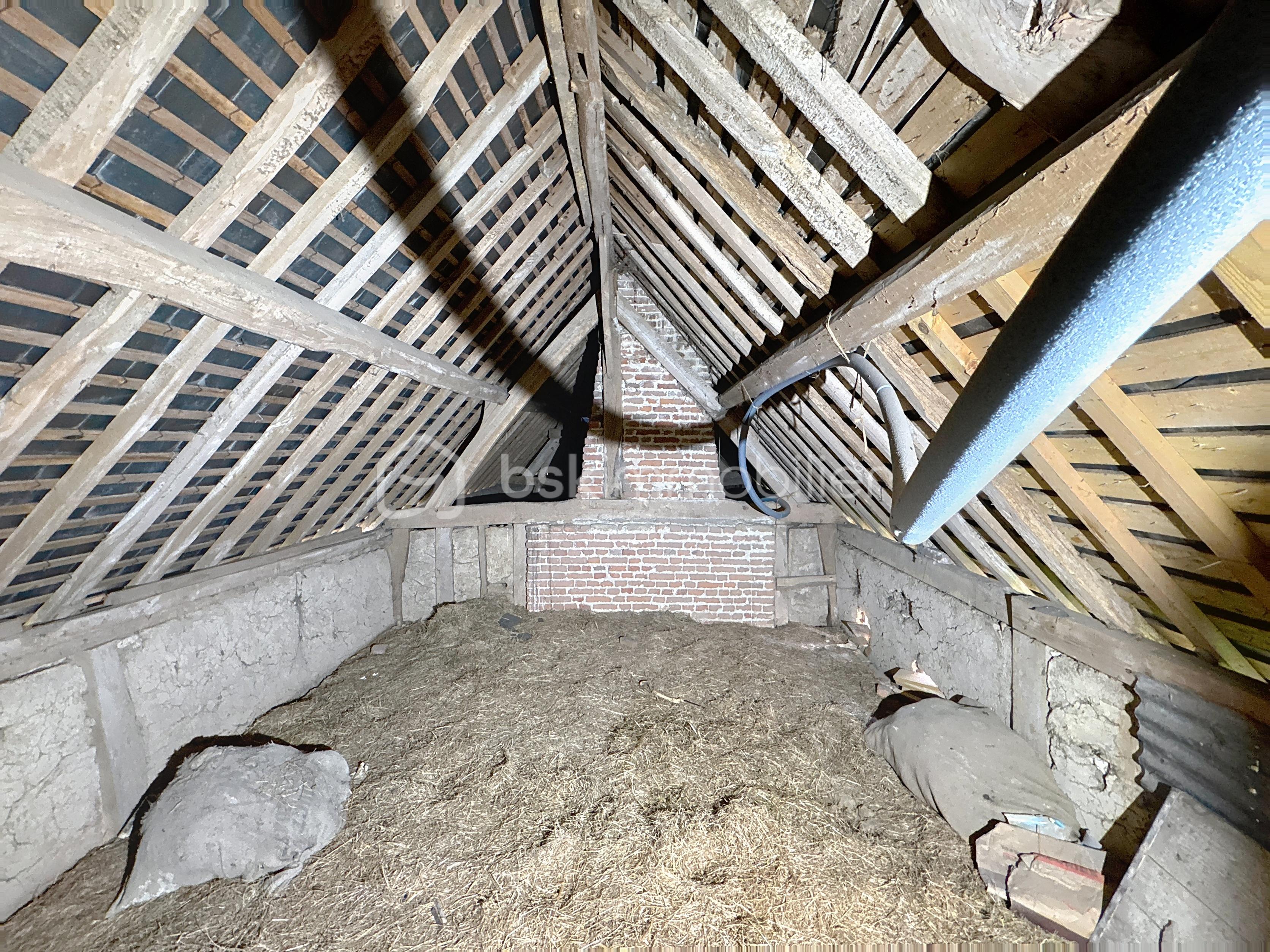 Maison de 104 m² - Grenier 2 haut.jpg