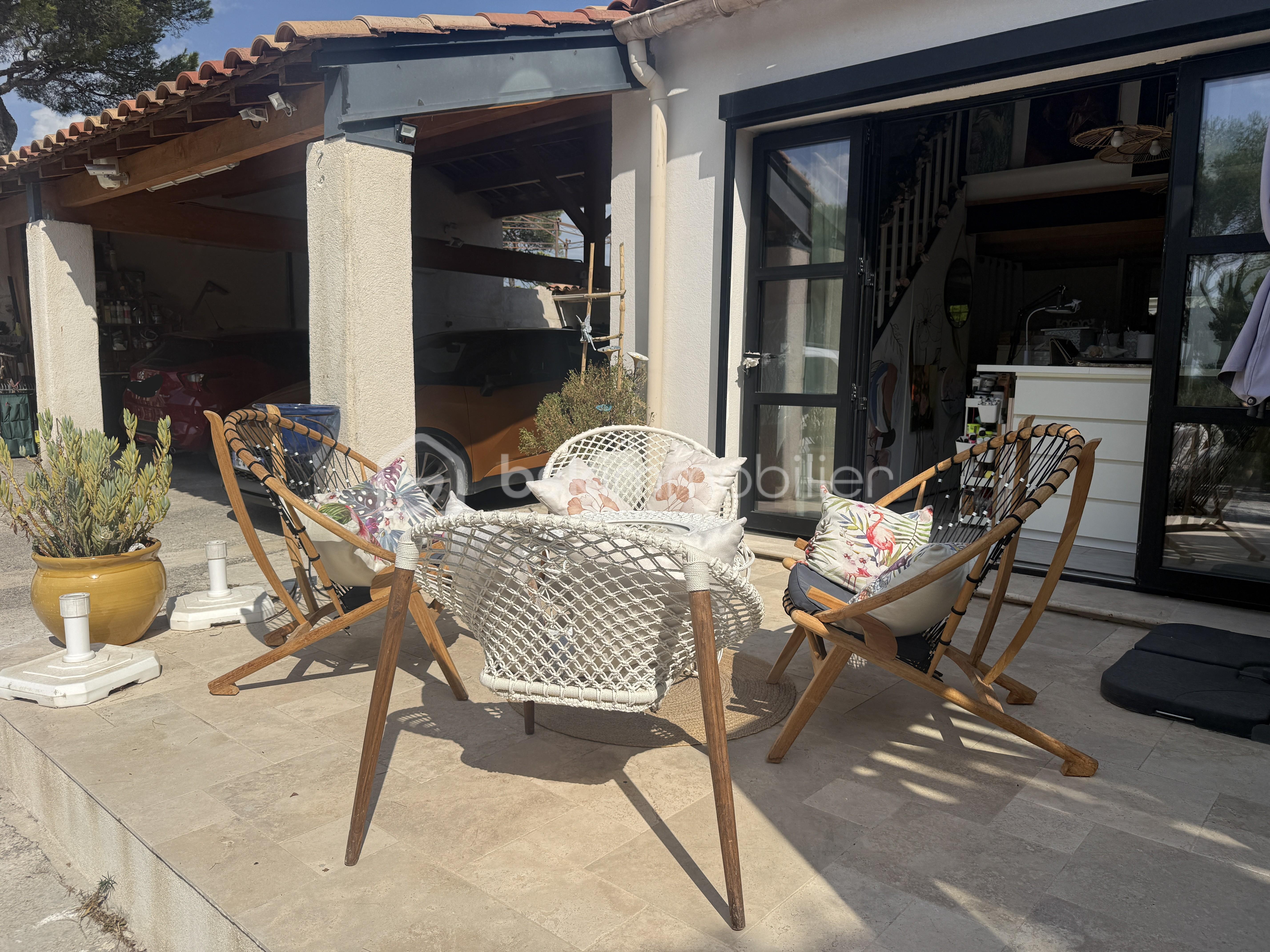 TERRASSE AVANT.JPG