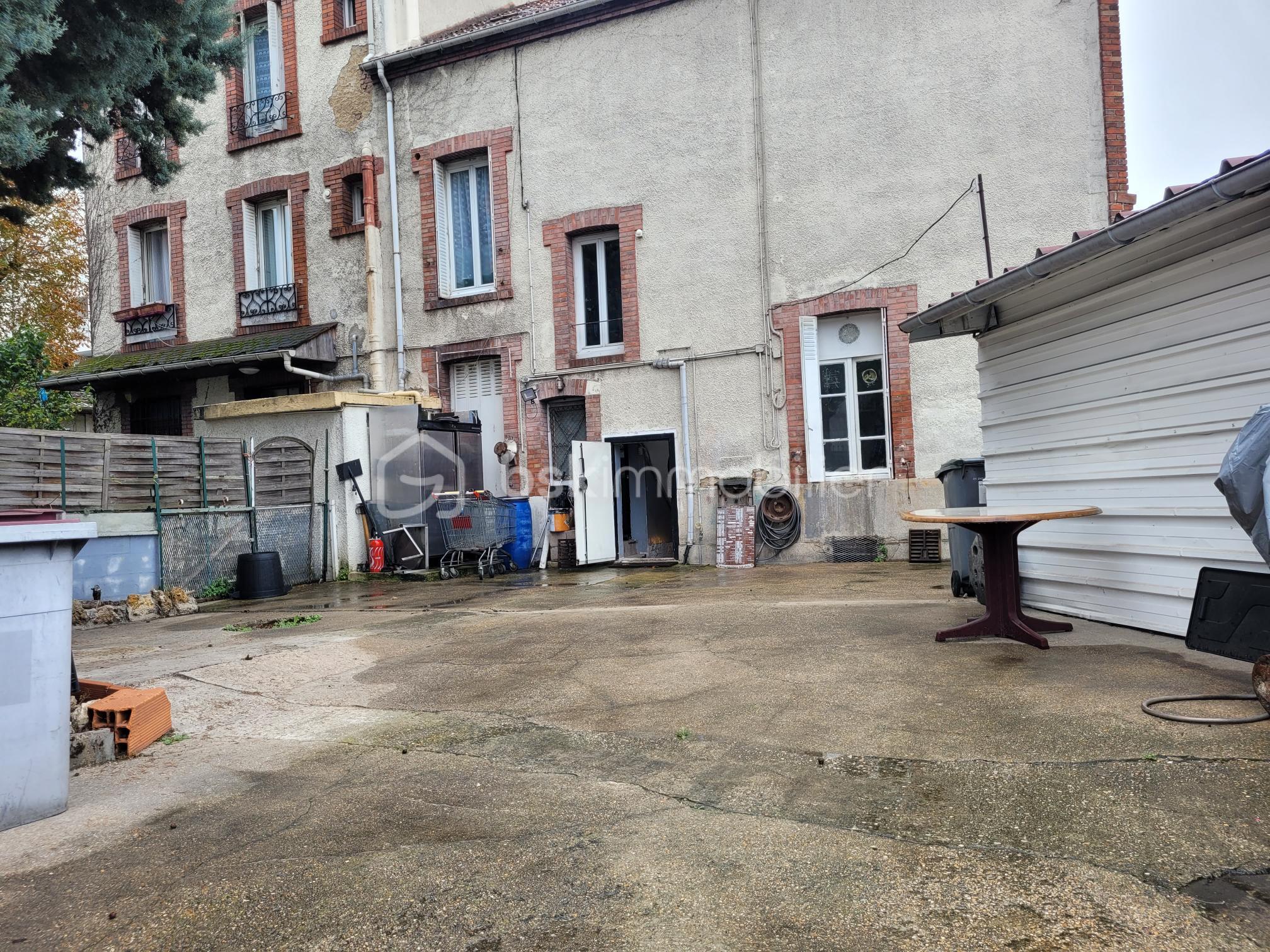 Immeuble mixte de 269,99 m² - 20250923_110027.jpg