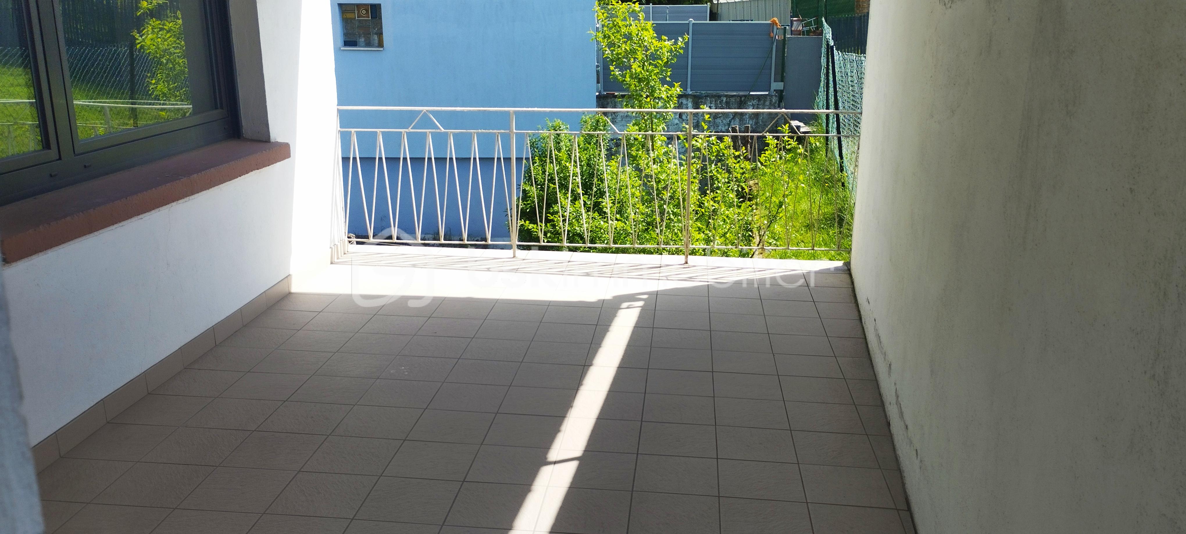 Immeuble mixte de 242 m² - 1746429800613.jpg