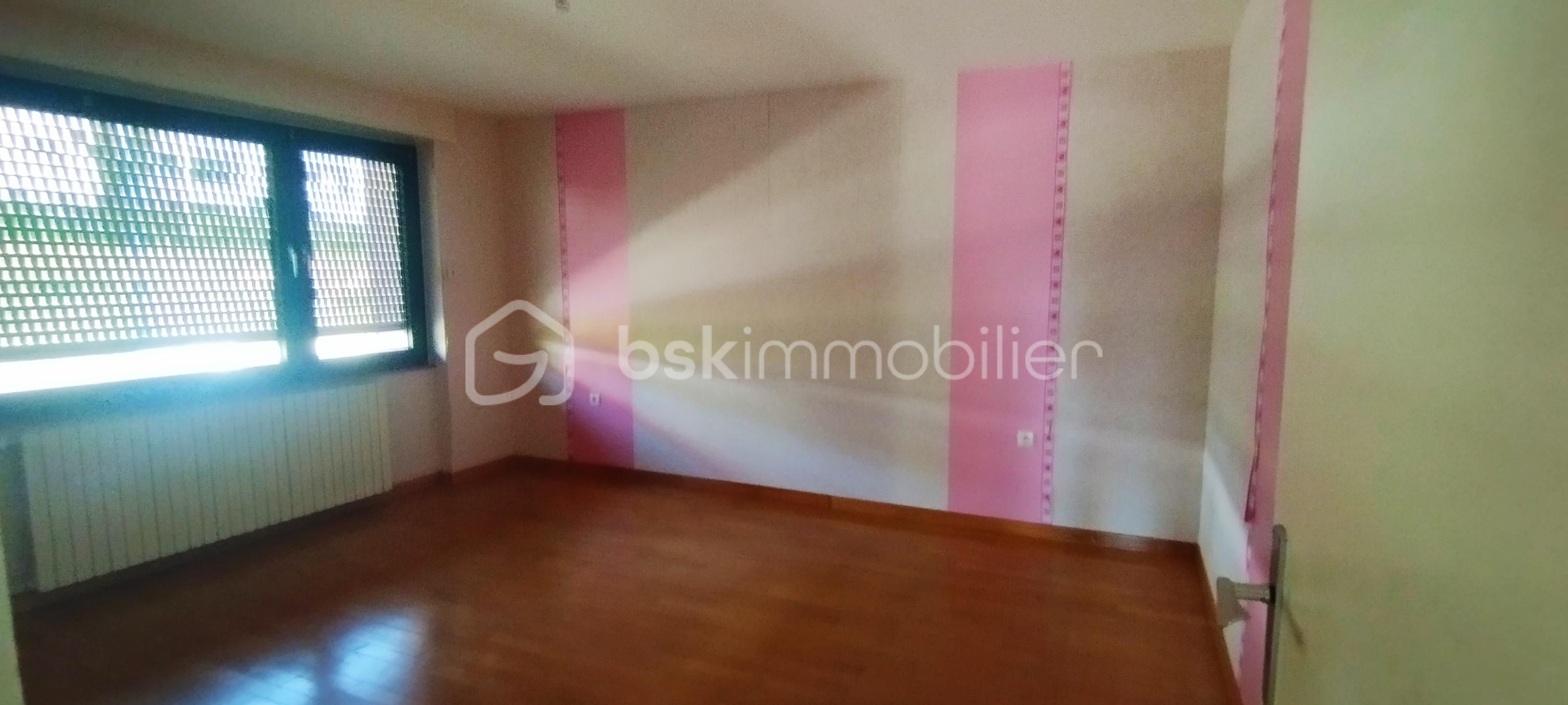 Immeuble mixte de 242 m² - 1746429607880.jpg