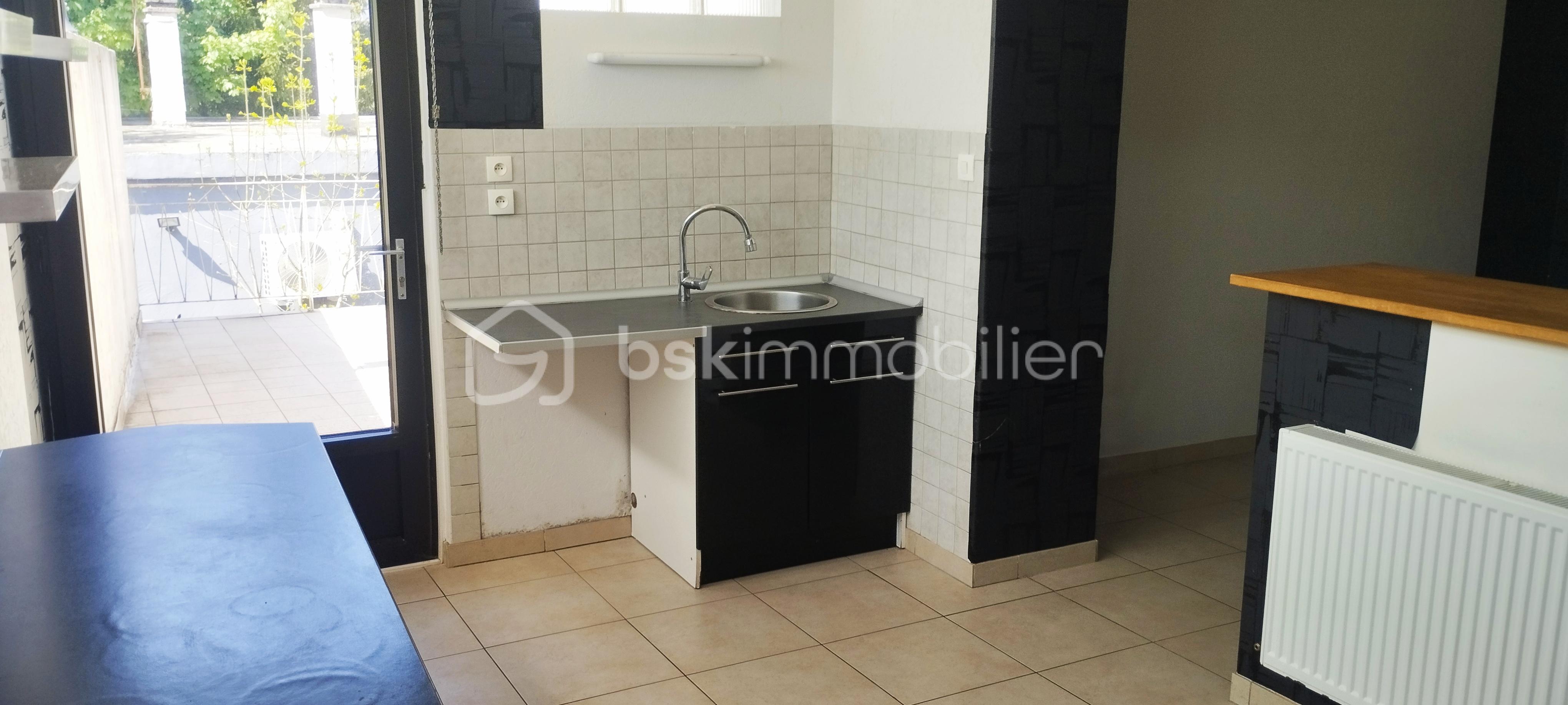 Immeuble mixte de 242 m² - 1746429758279.jpg