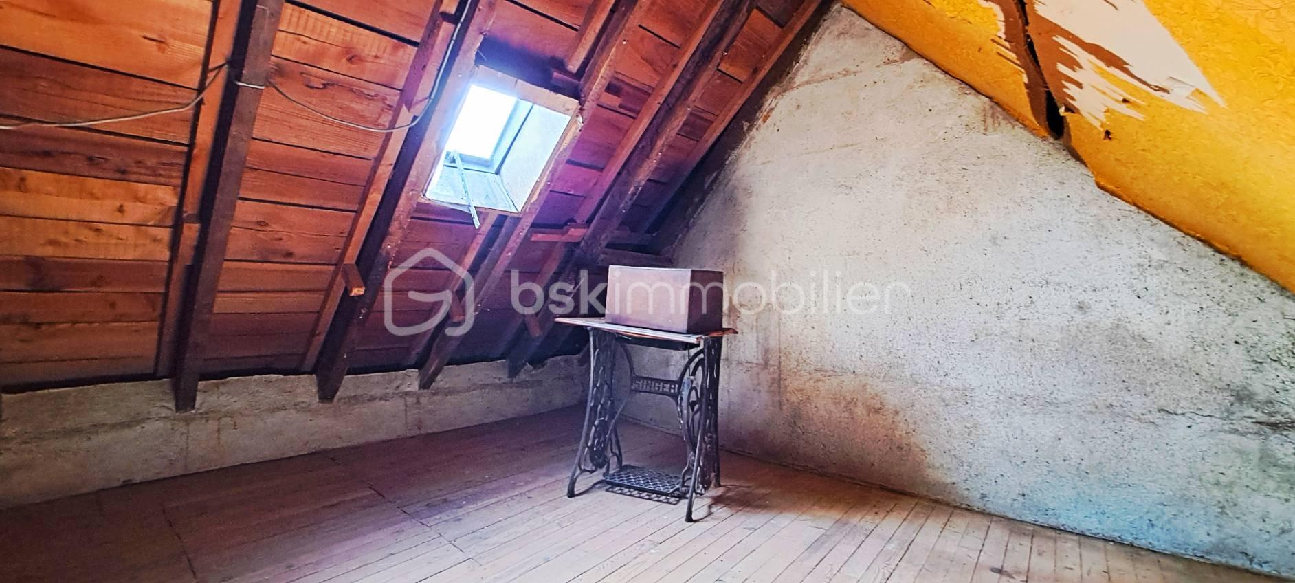 Maison de 80 m² - combles 2.jpg
