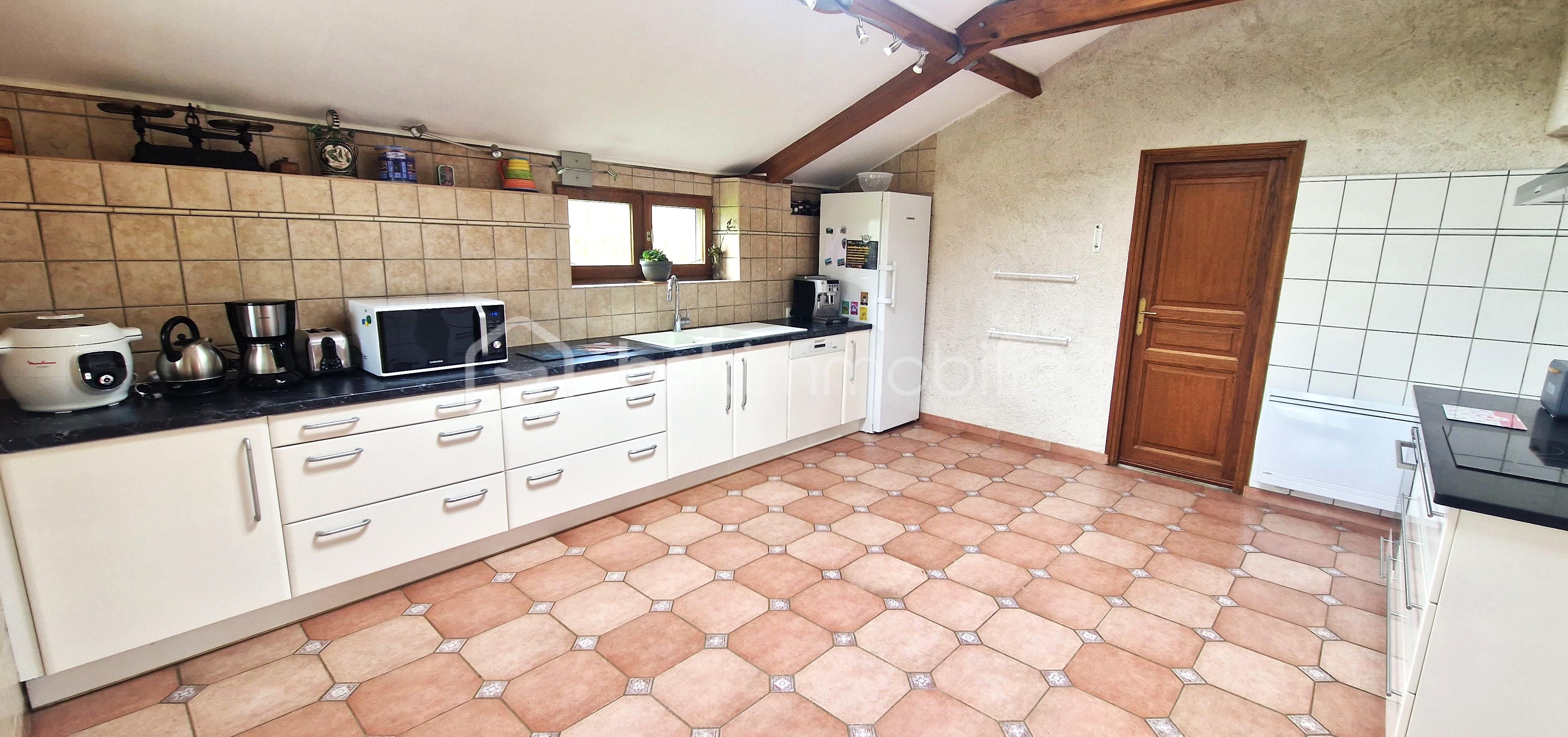 Maison longere de 275 m² - CUISINE 1.jpg