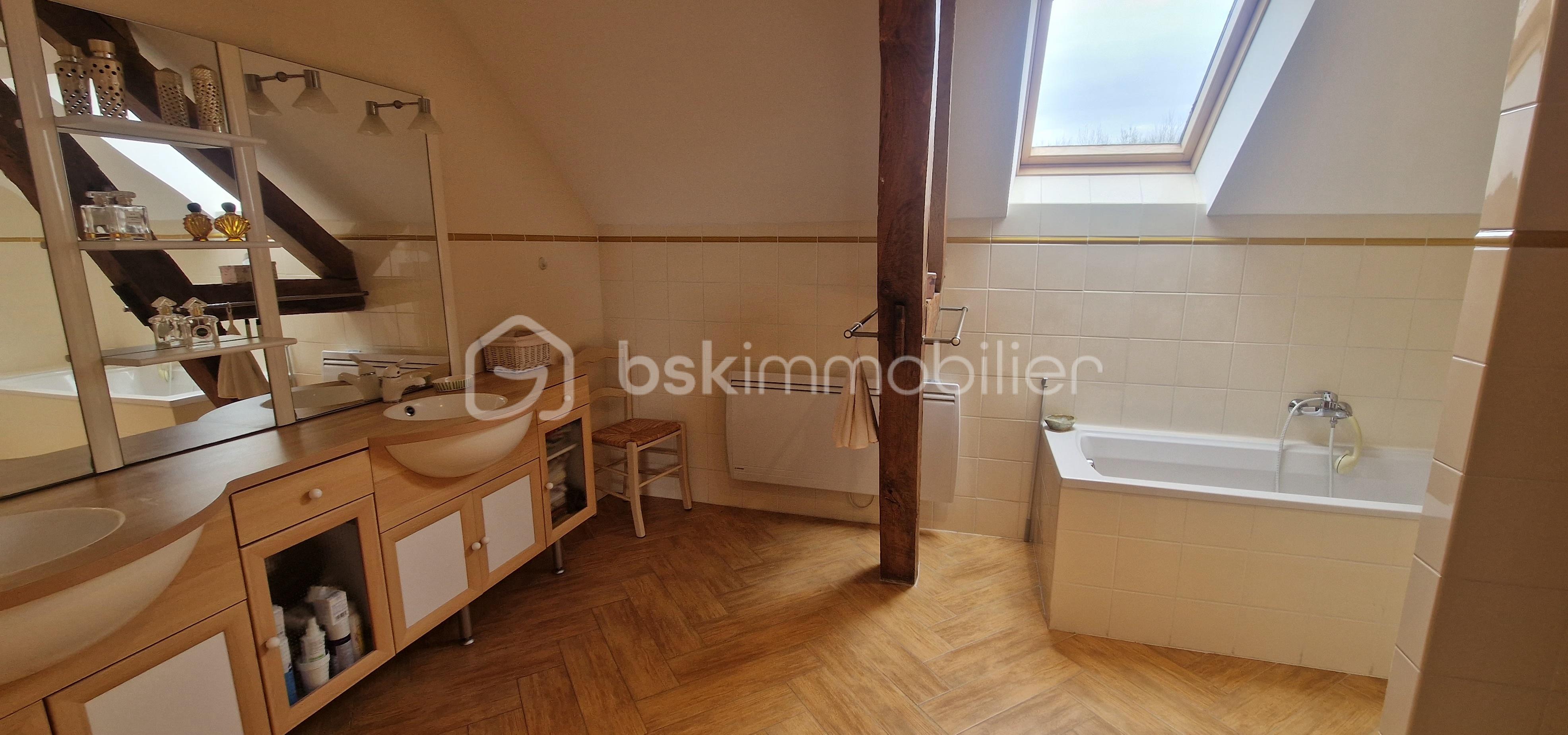 Maison longere de 275 m² - SDB.jpg