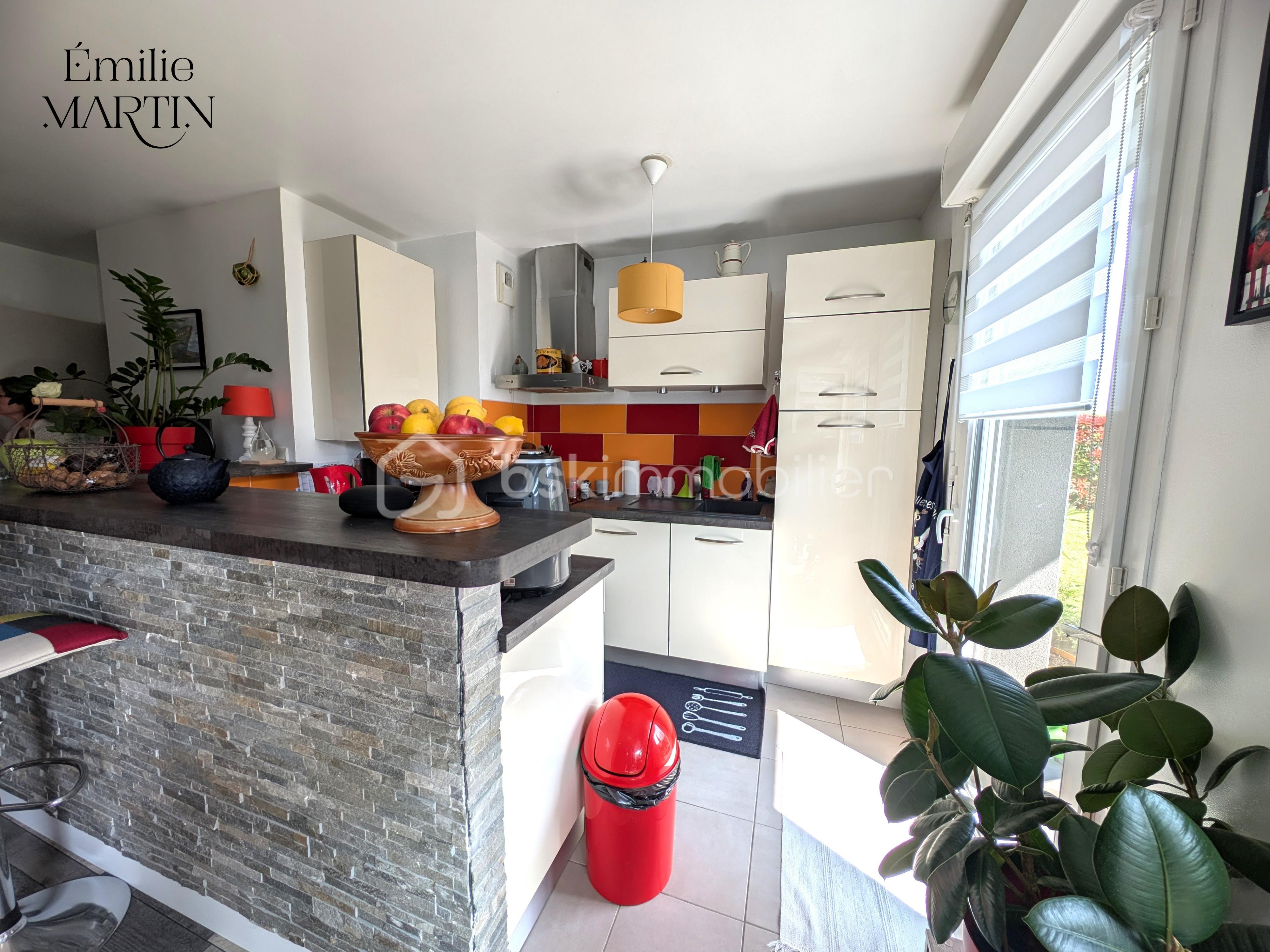 Emilie MARTIN agent immobilier La Chapelle des Fougeretz.png