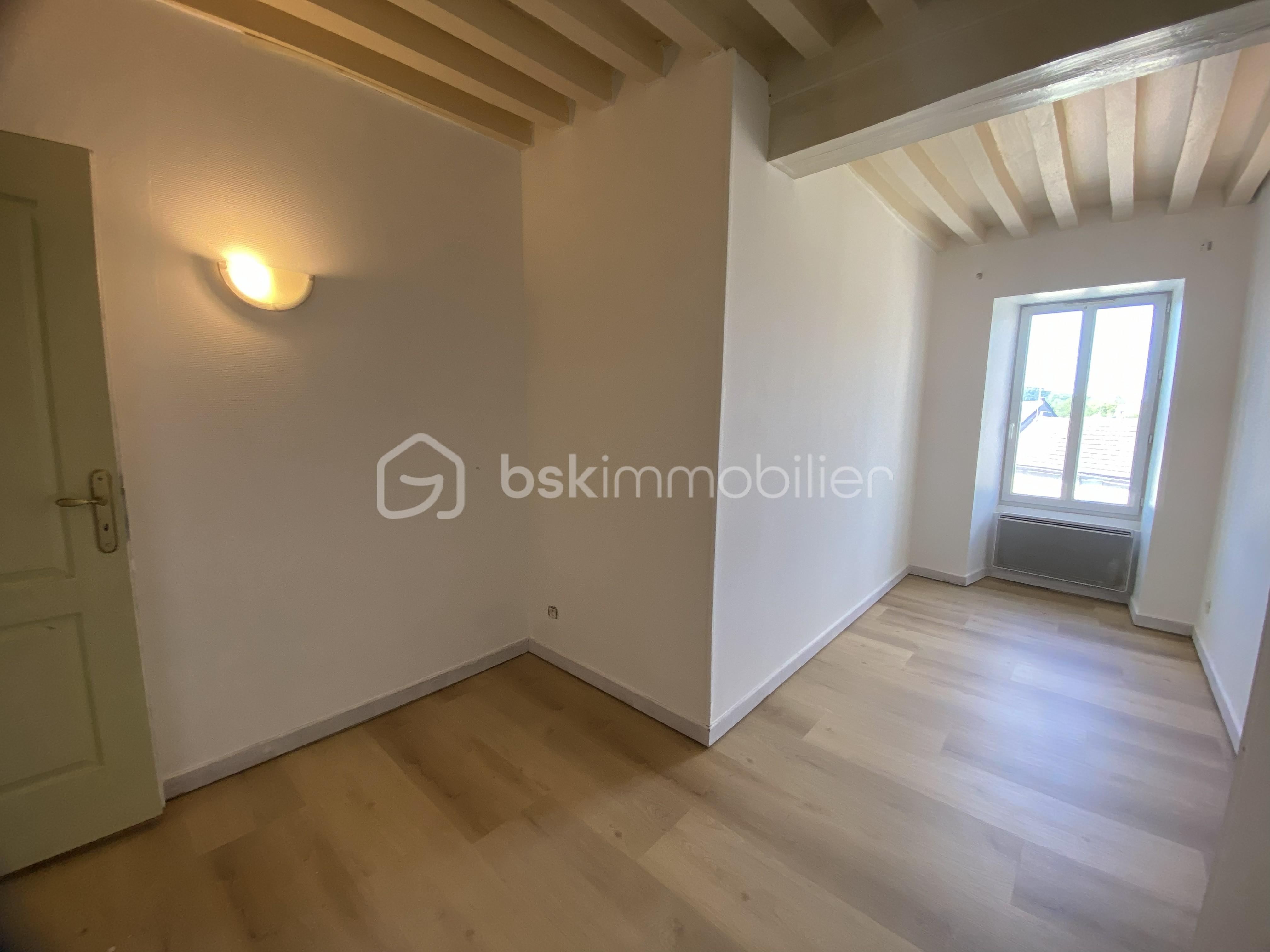 CHAMBRE 1 LORMES .jpg