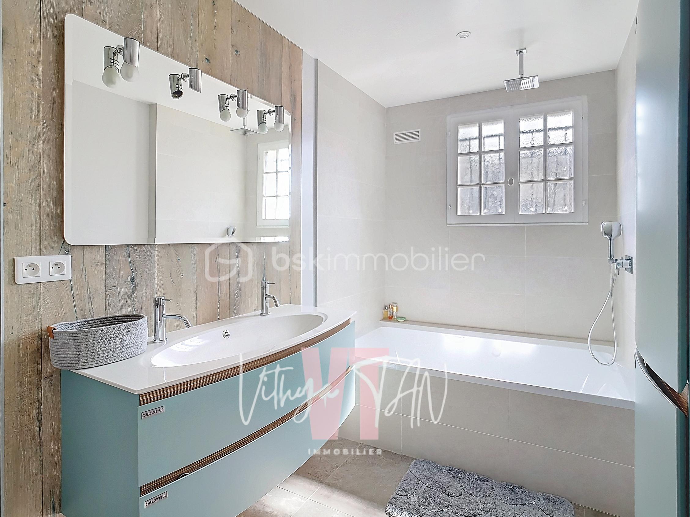 Maison de 159 m² - 16 SDB-2.jpg