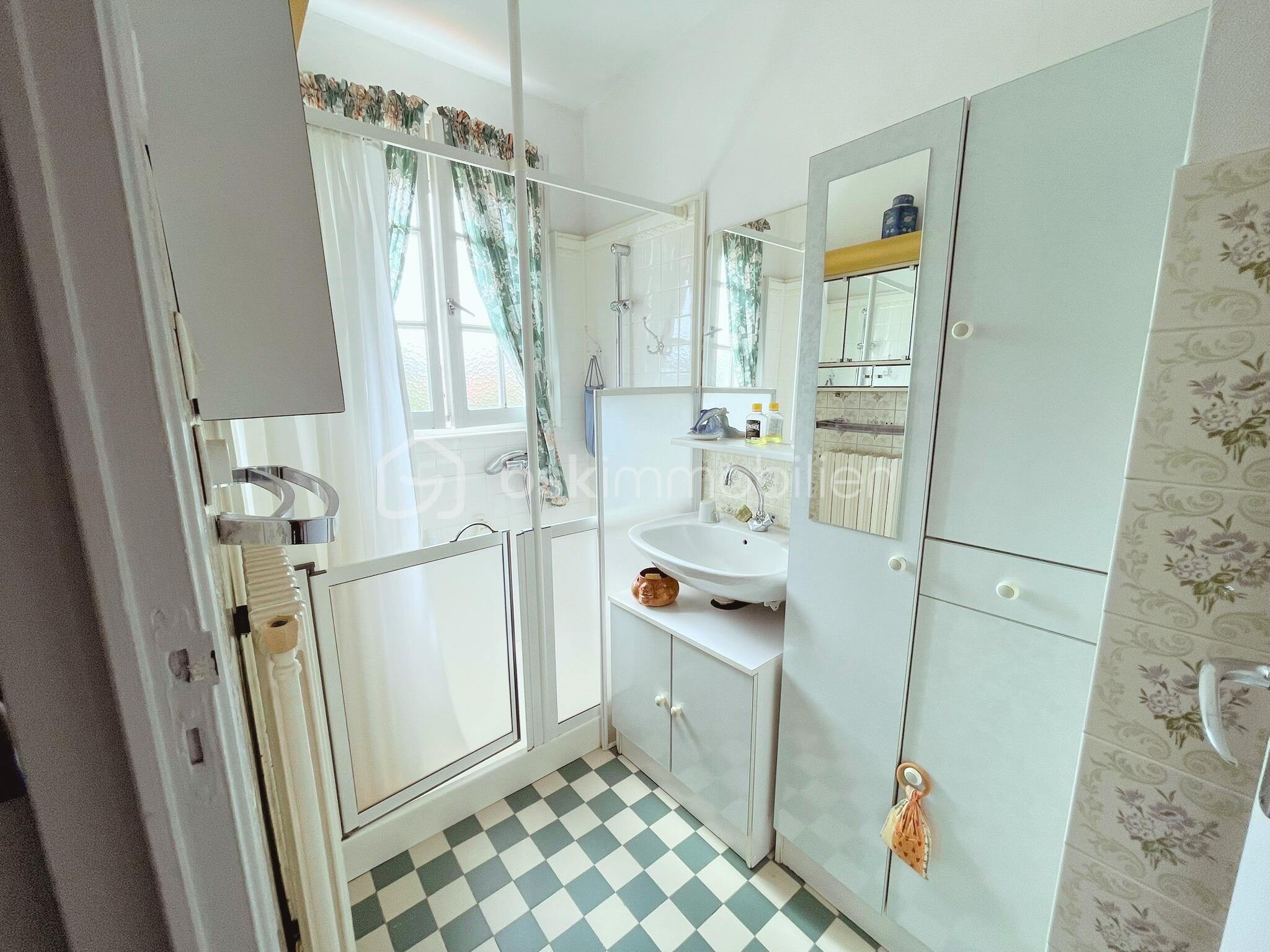 Maison de 90 m² - sdb étage.jpg