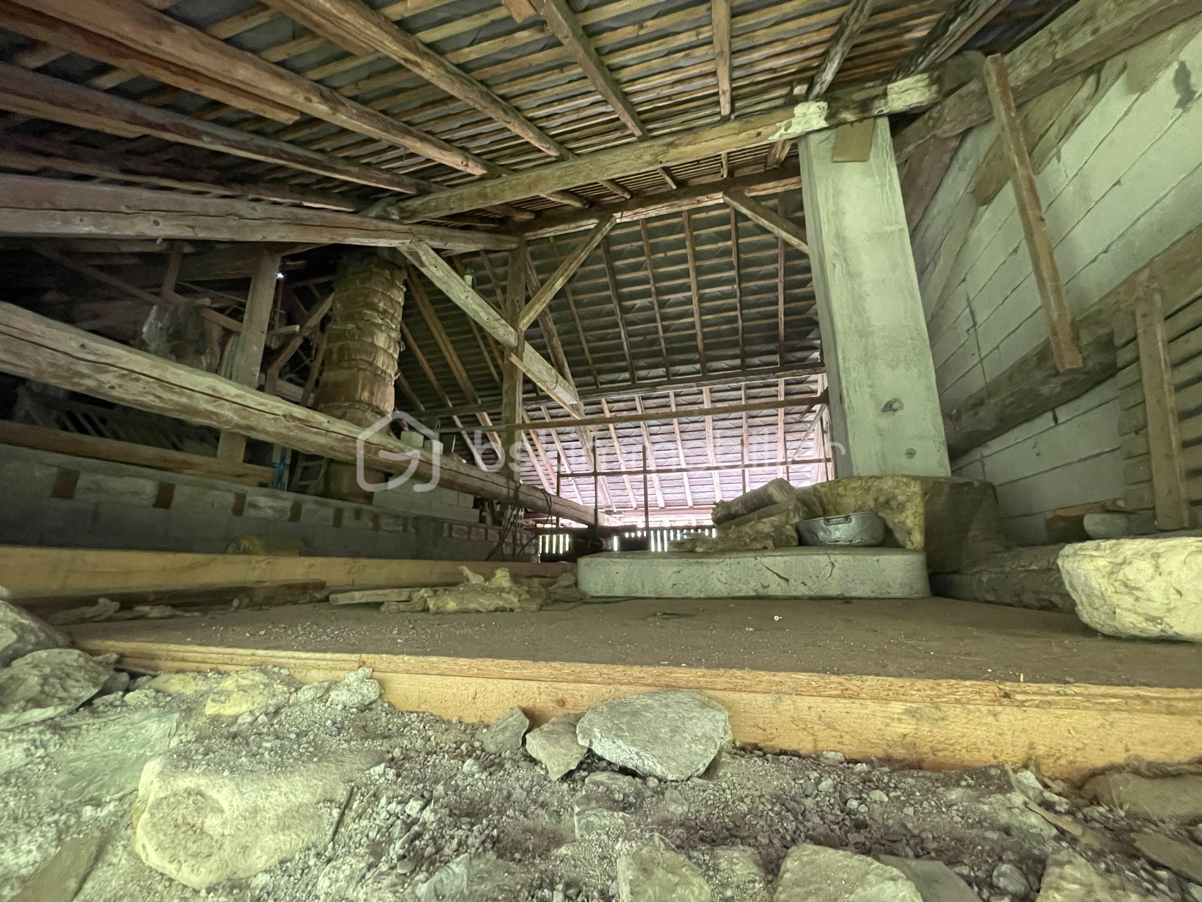 Maison ancienne de 90 m² - tempImagehkOaj6.png