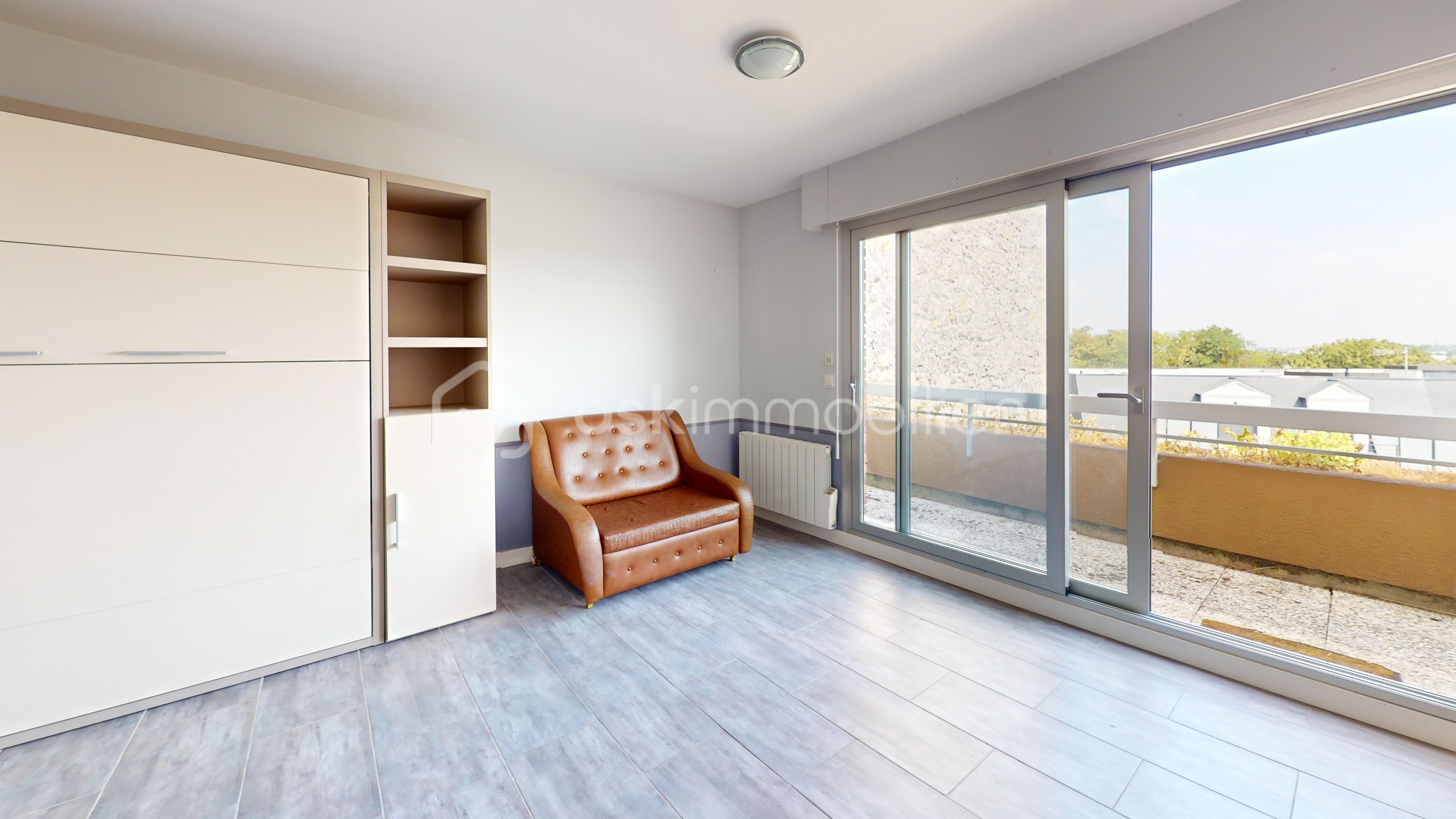 Neuilly-Plaisance-Living-Room.jpg