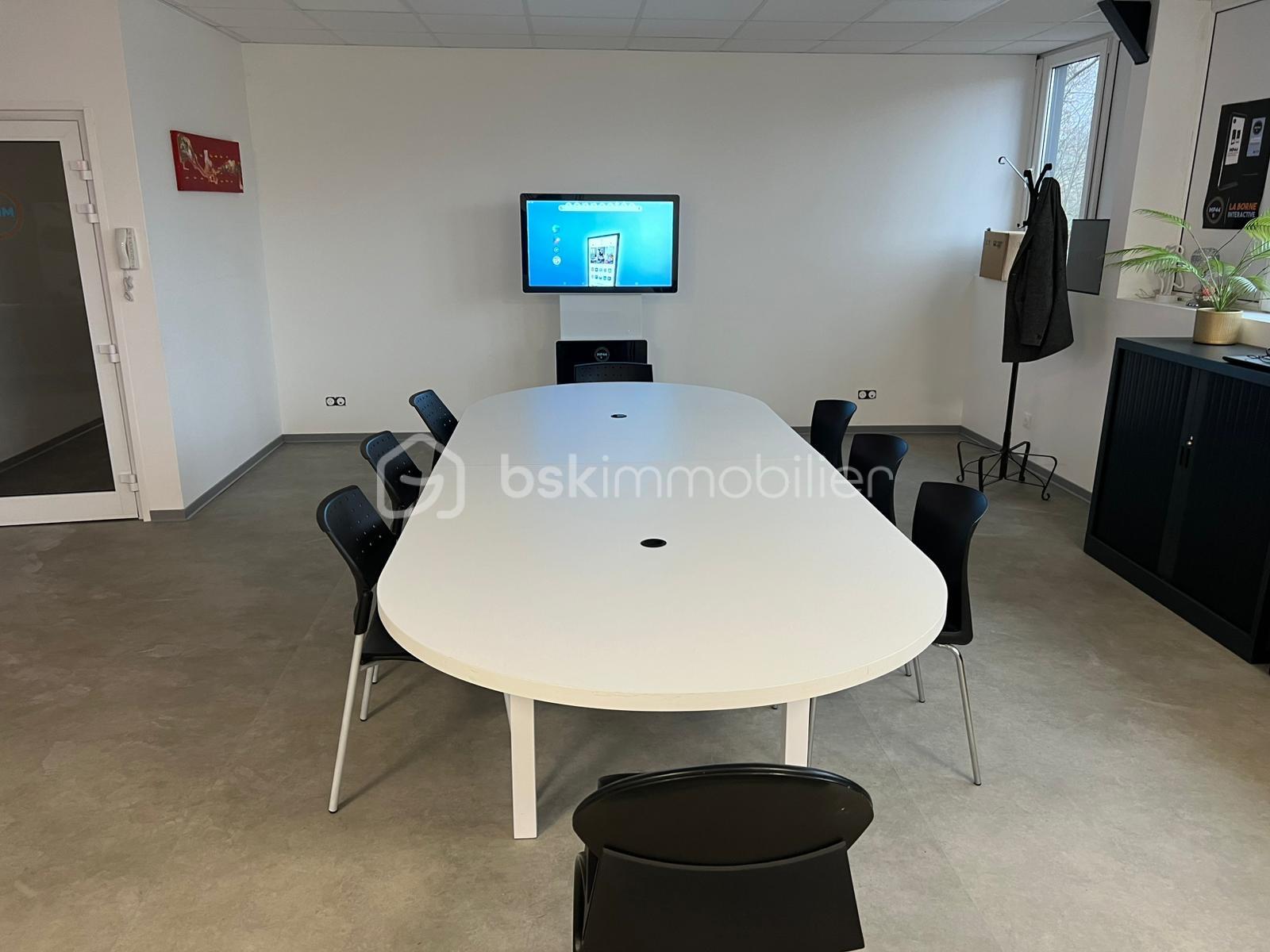 Immeuble de 1 000 m² - 05695451-b451-4c5e-af83-e7d83eb69c2f.JPG