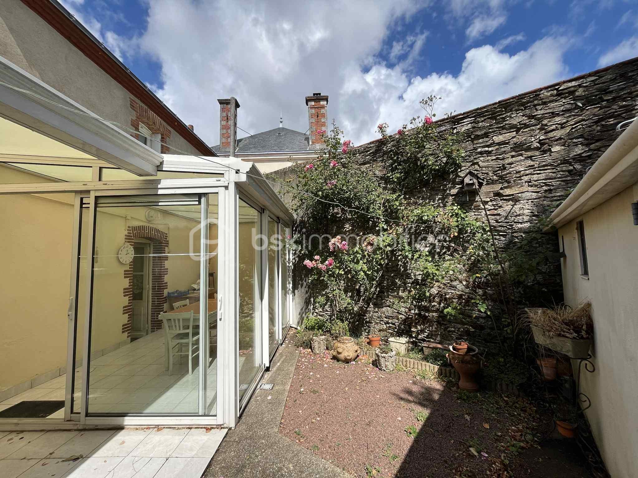 Maison ancienne de 88 m² - cour.jpeg