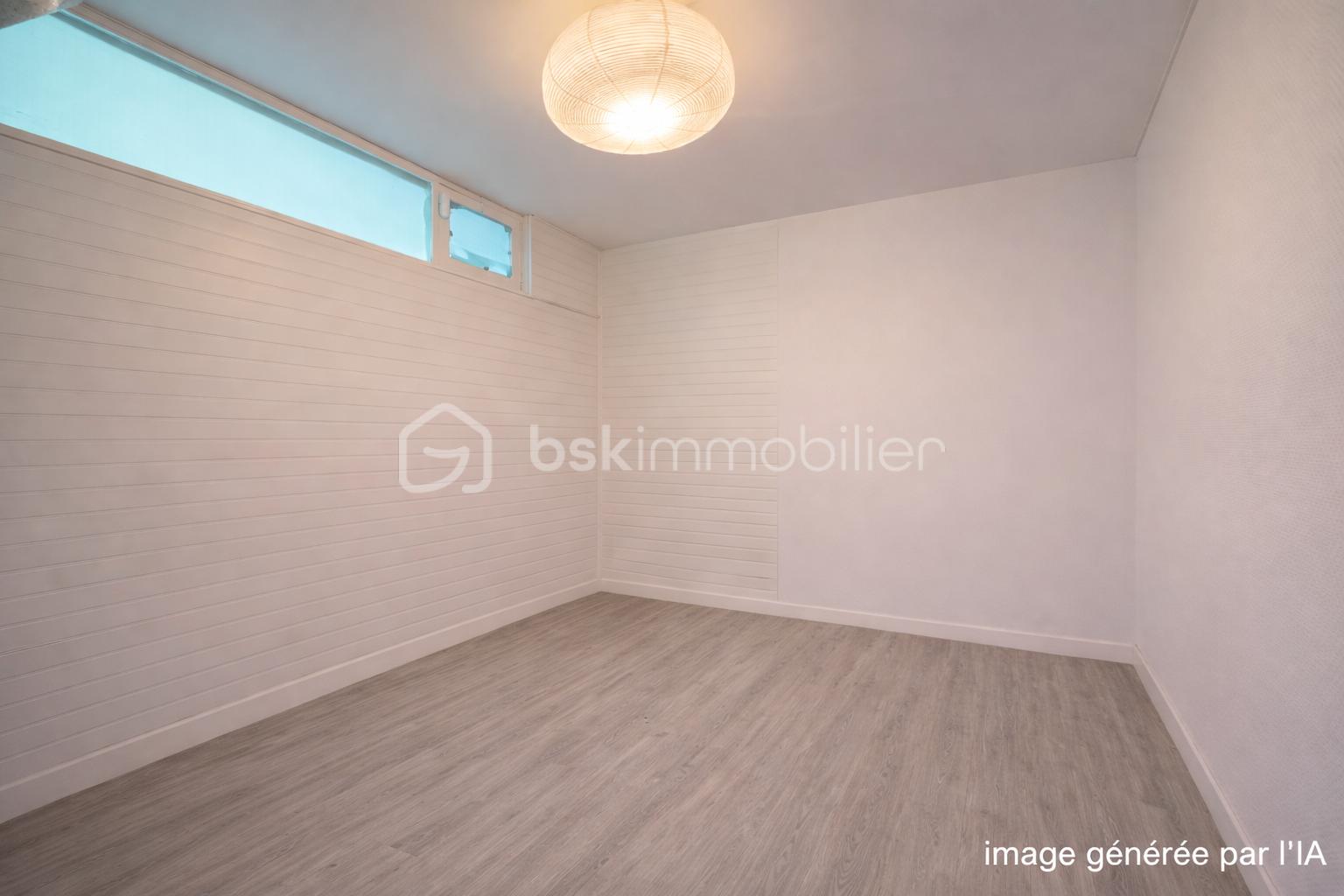 Chambre minimaliste avec lumière naturelle.png