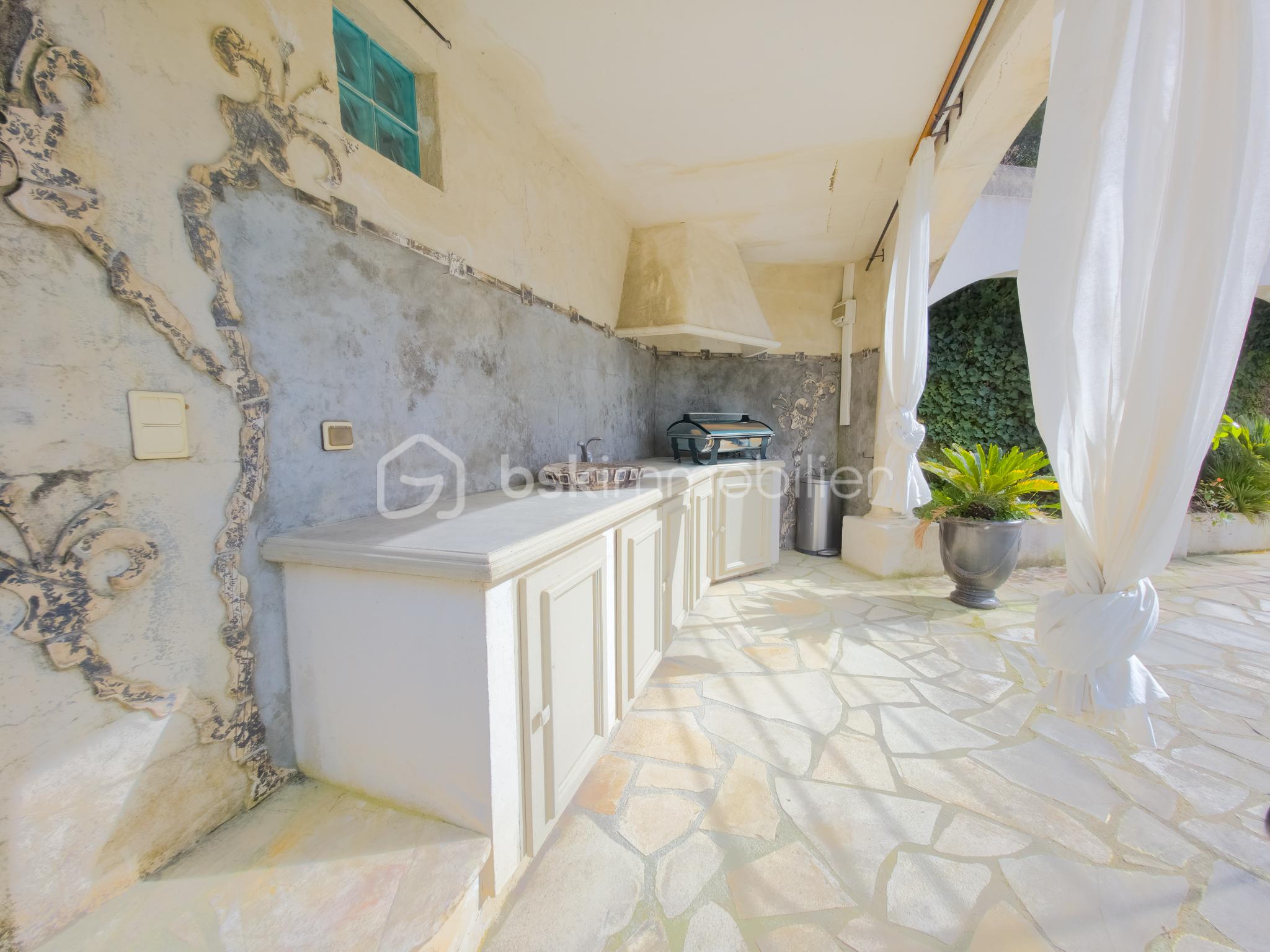 Maison provencale de 315 m² - 20250402_162624-Edit.jpg