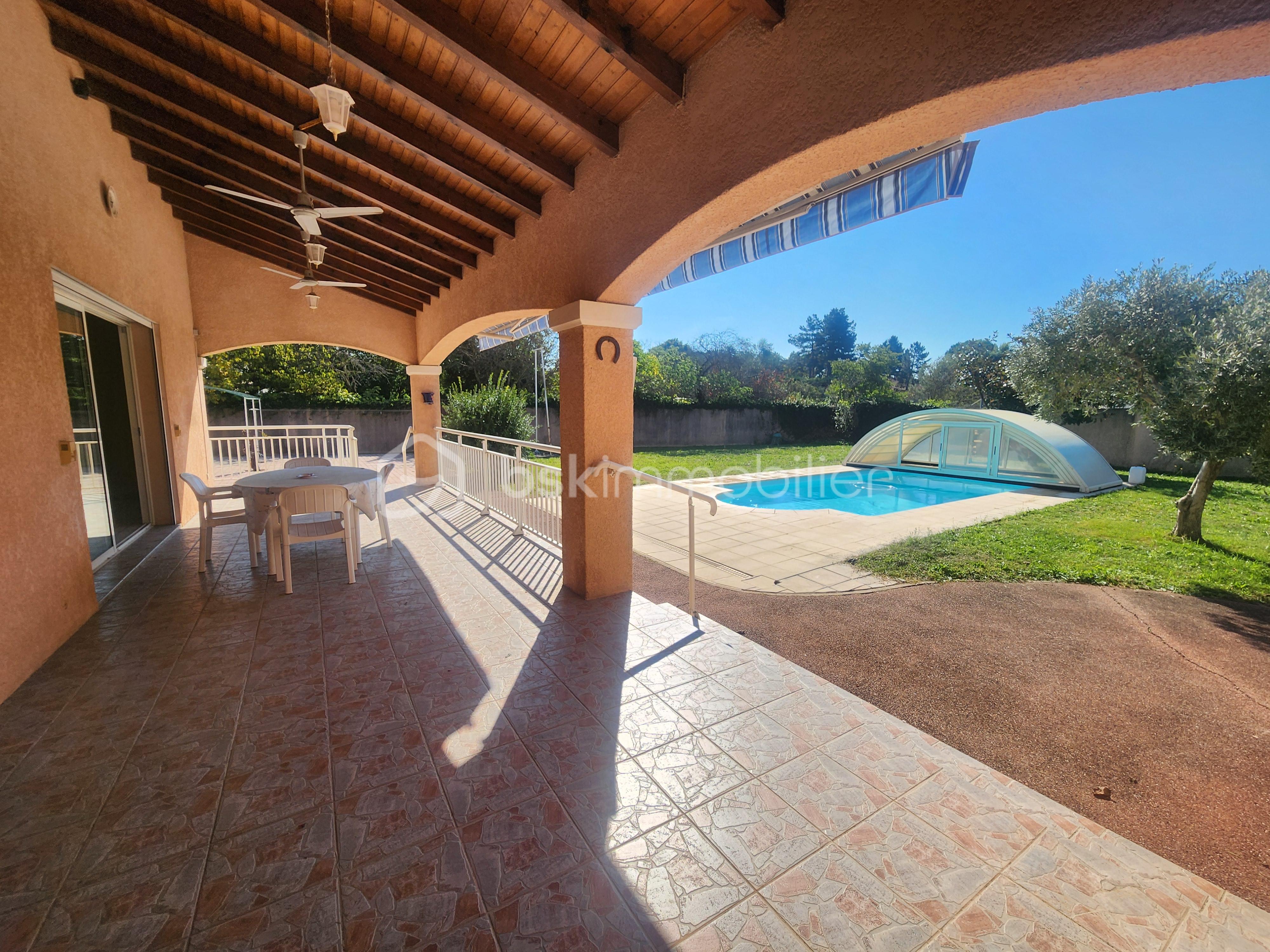 Villa de 174 m² - Terrasse piscine.jpg