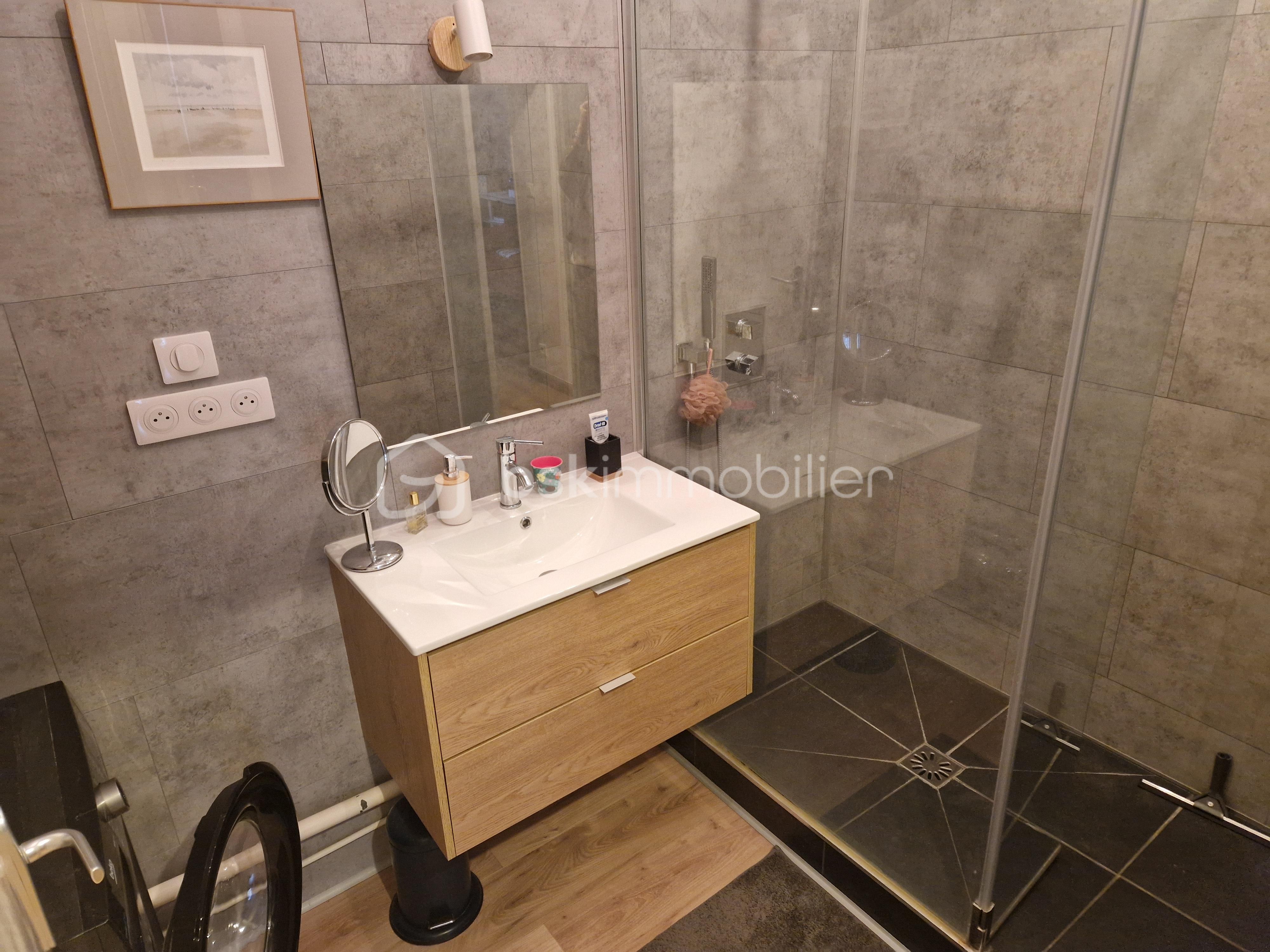 Appartement de 140,30 m² - SALLE DE DOUCHE APPART LE HAVRE.jpg