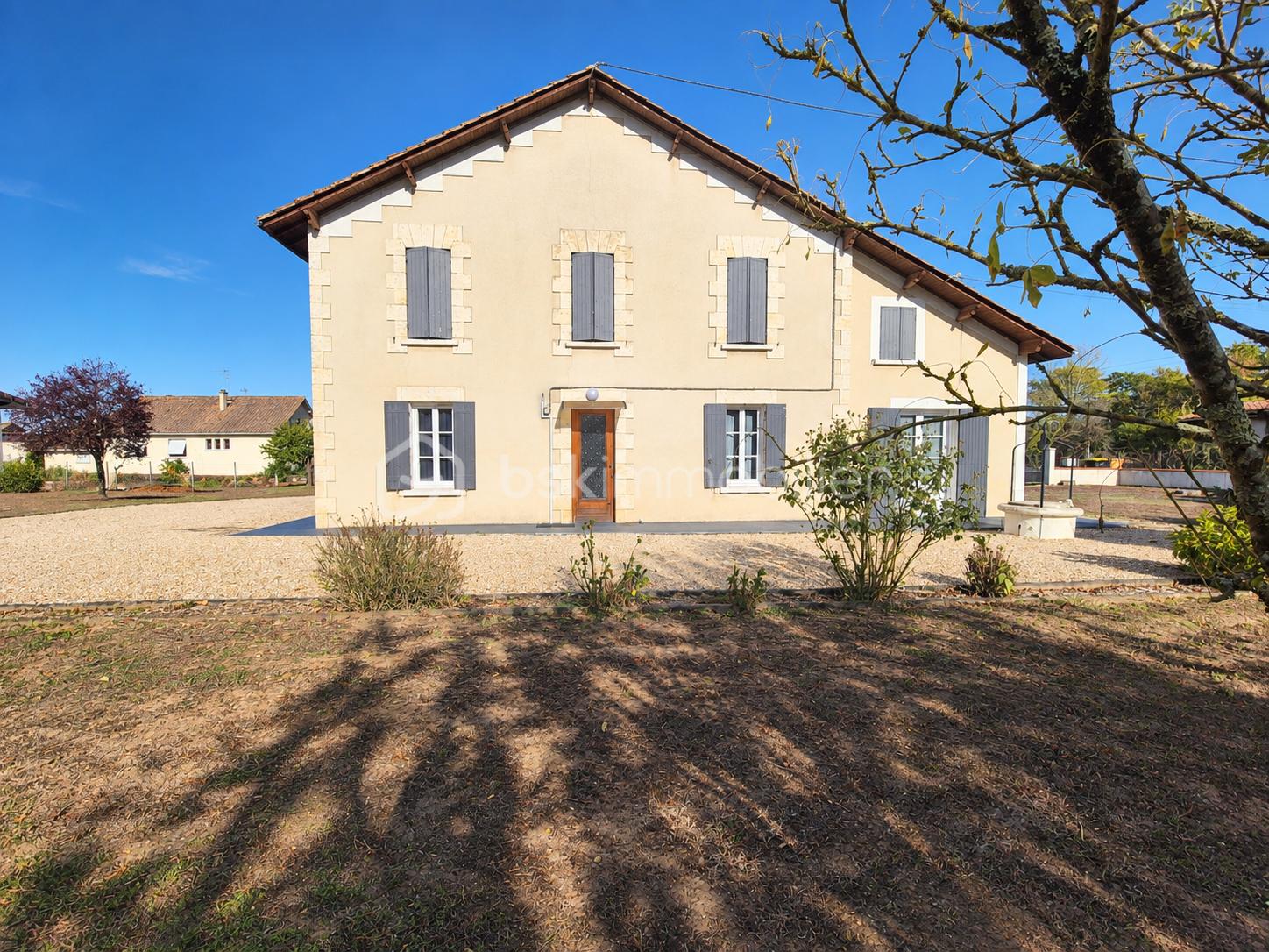 Maison 9 pièces 143 m² · à Coutras · 143 m² · 279 000 €