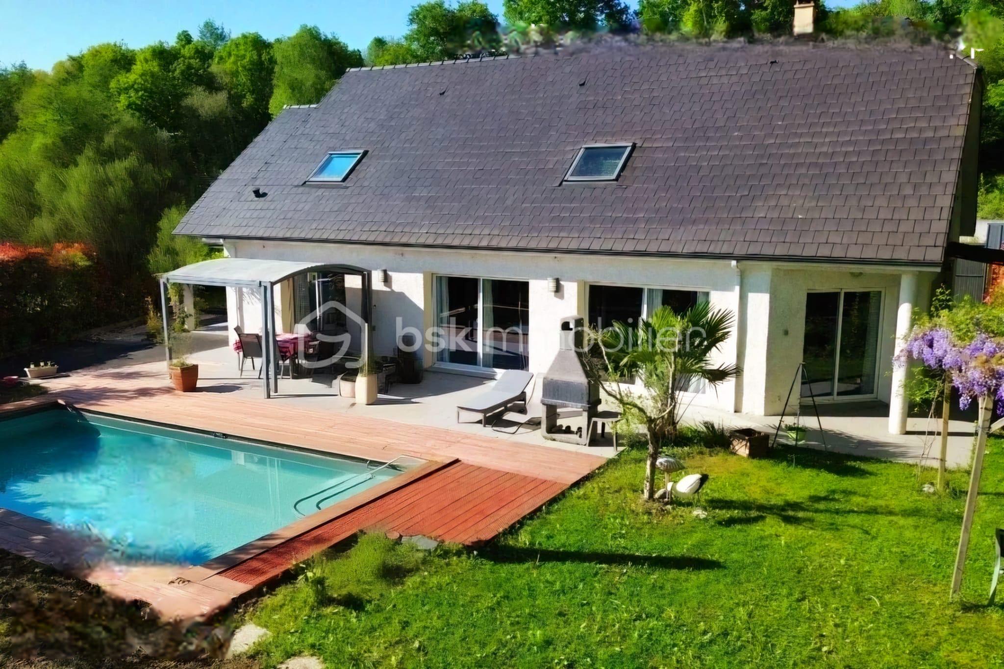 Maison de 230 m² - WhatsApp Image 2025-04-26 à 21.53.51_8811cb20.jpg