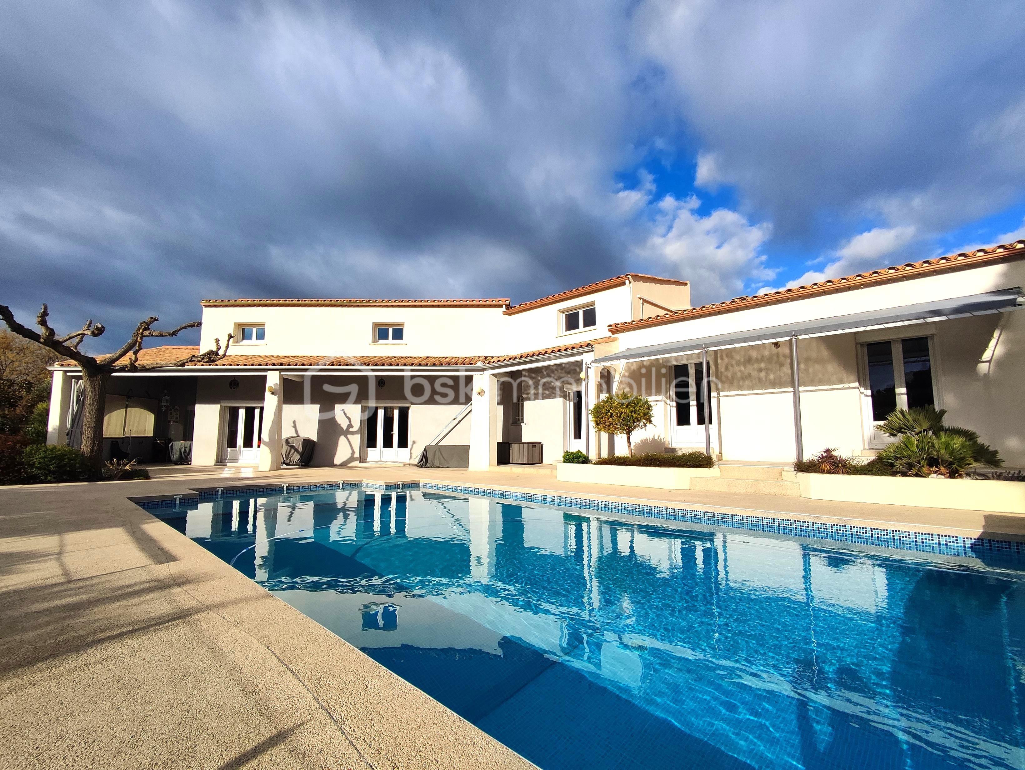 Maison 7 pièces 949 m² · à Poussan · 949 m² · 1 090 000 €
