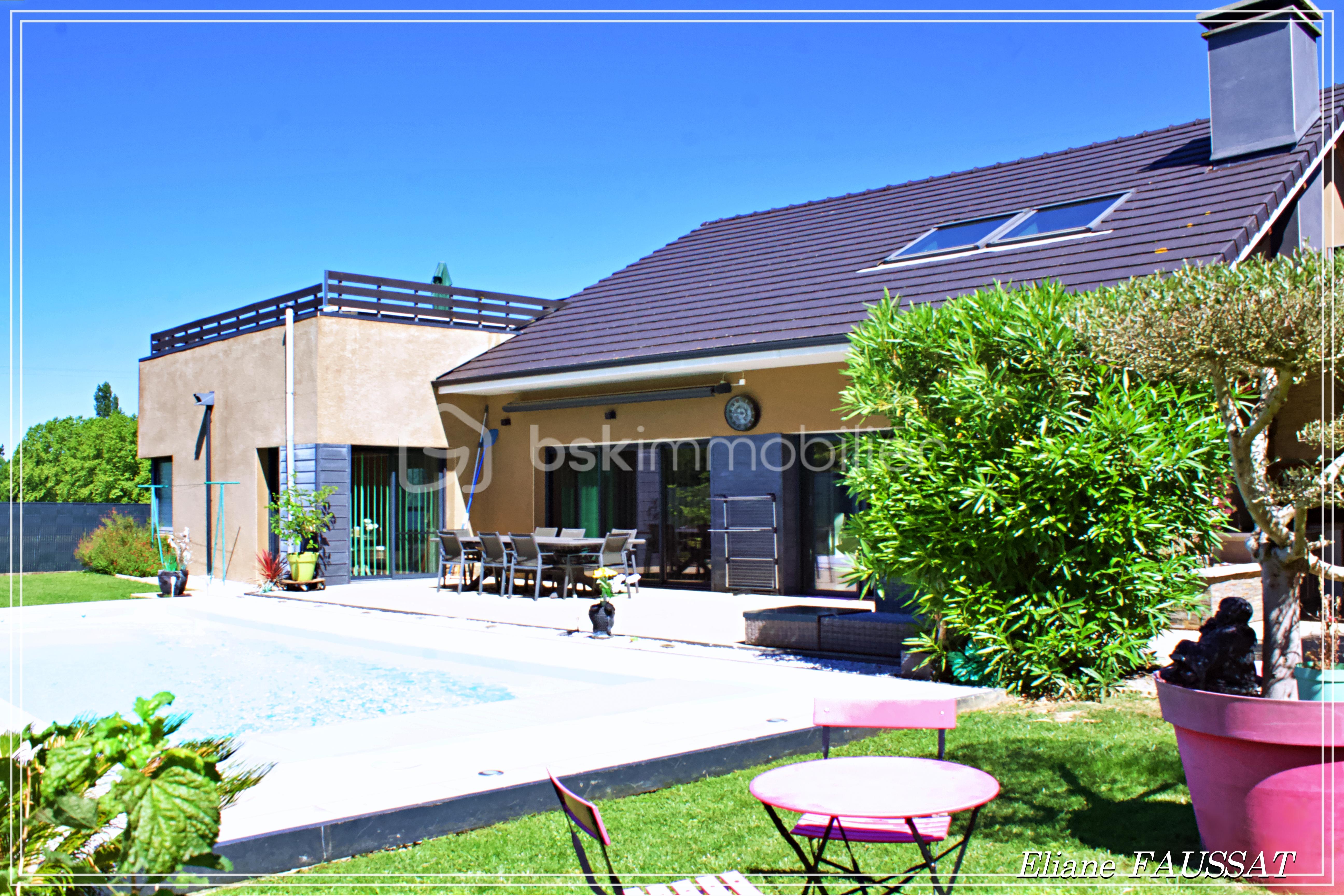 EXT ANGLE TERRASSE.jpg