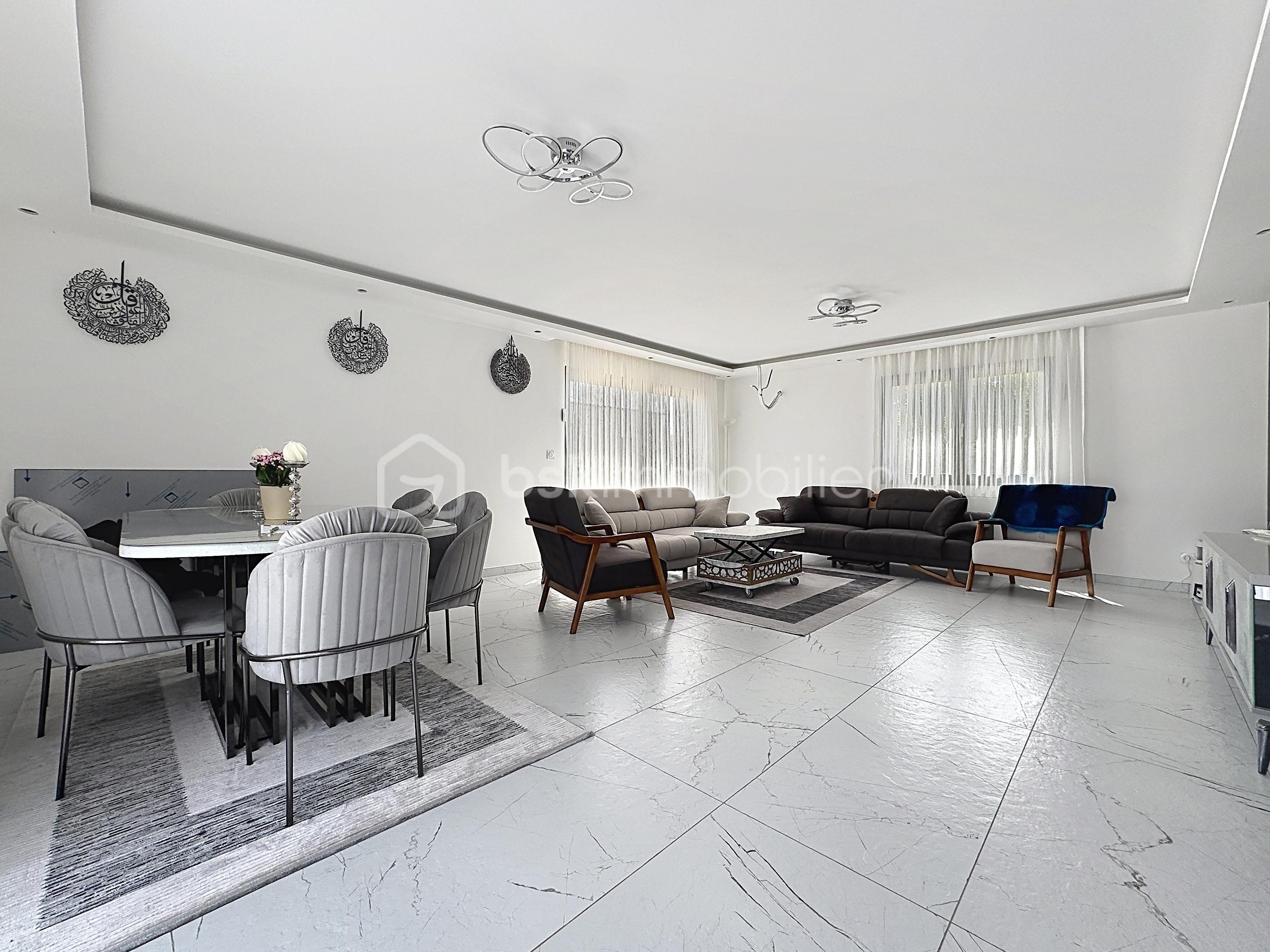 photo-1781600828 2.jpg