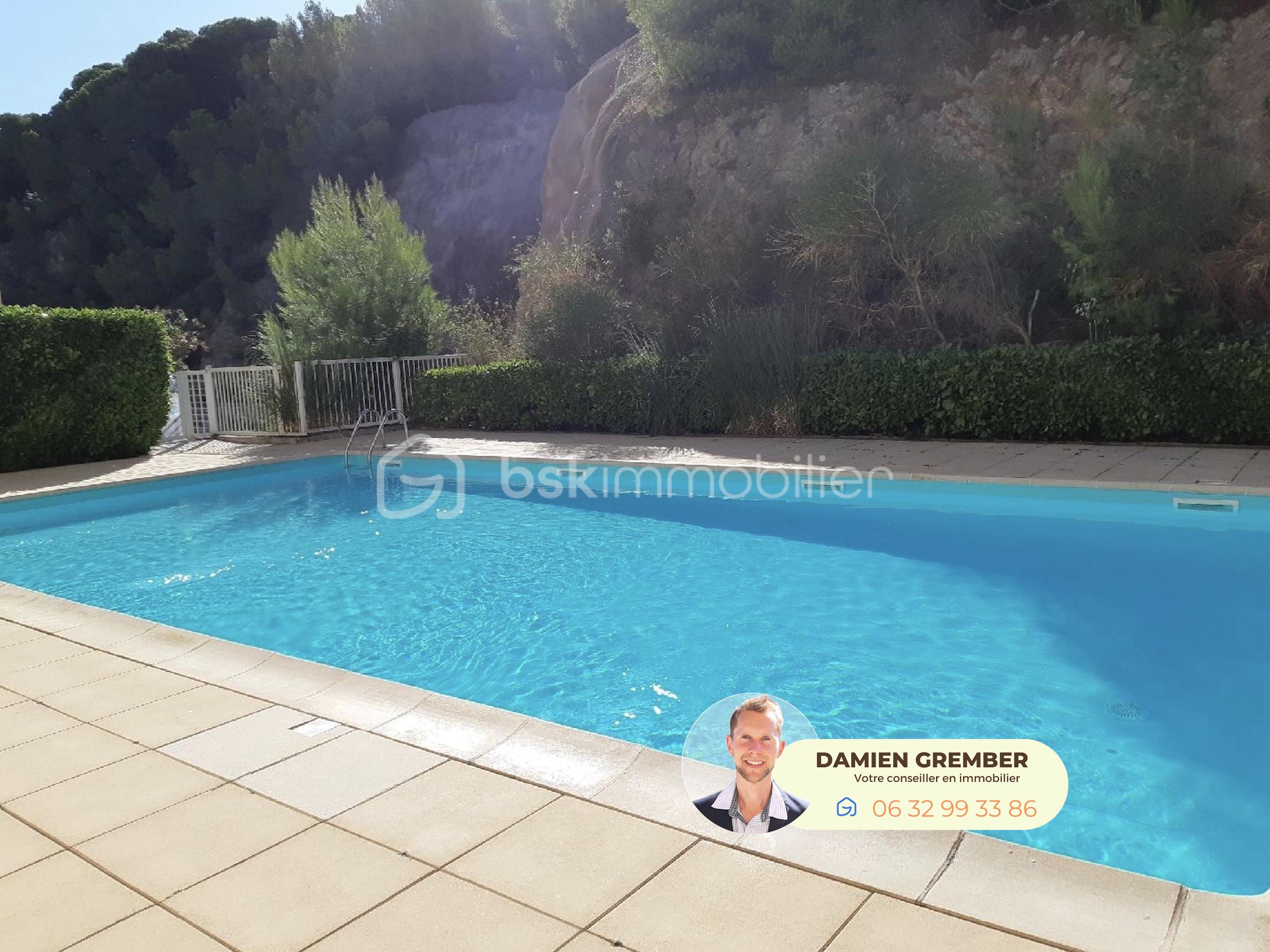 Appartement de 47,94 m² - piscine1.jpg