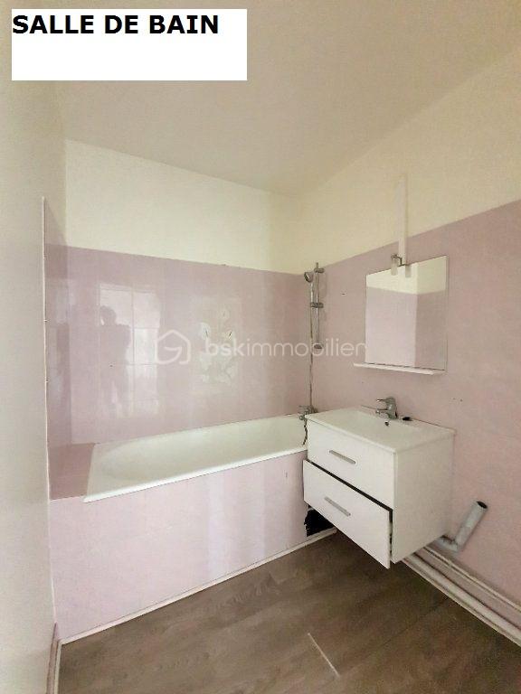 Appartement de 67,30 m² - SALLE DE BAIN  VIDE.jpg