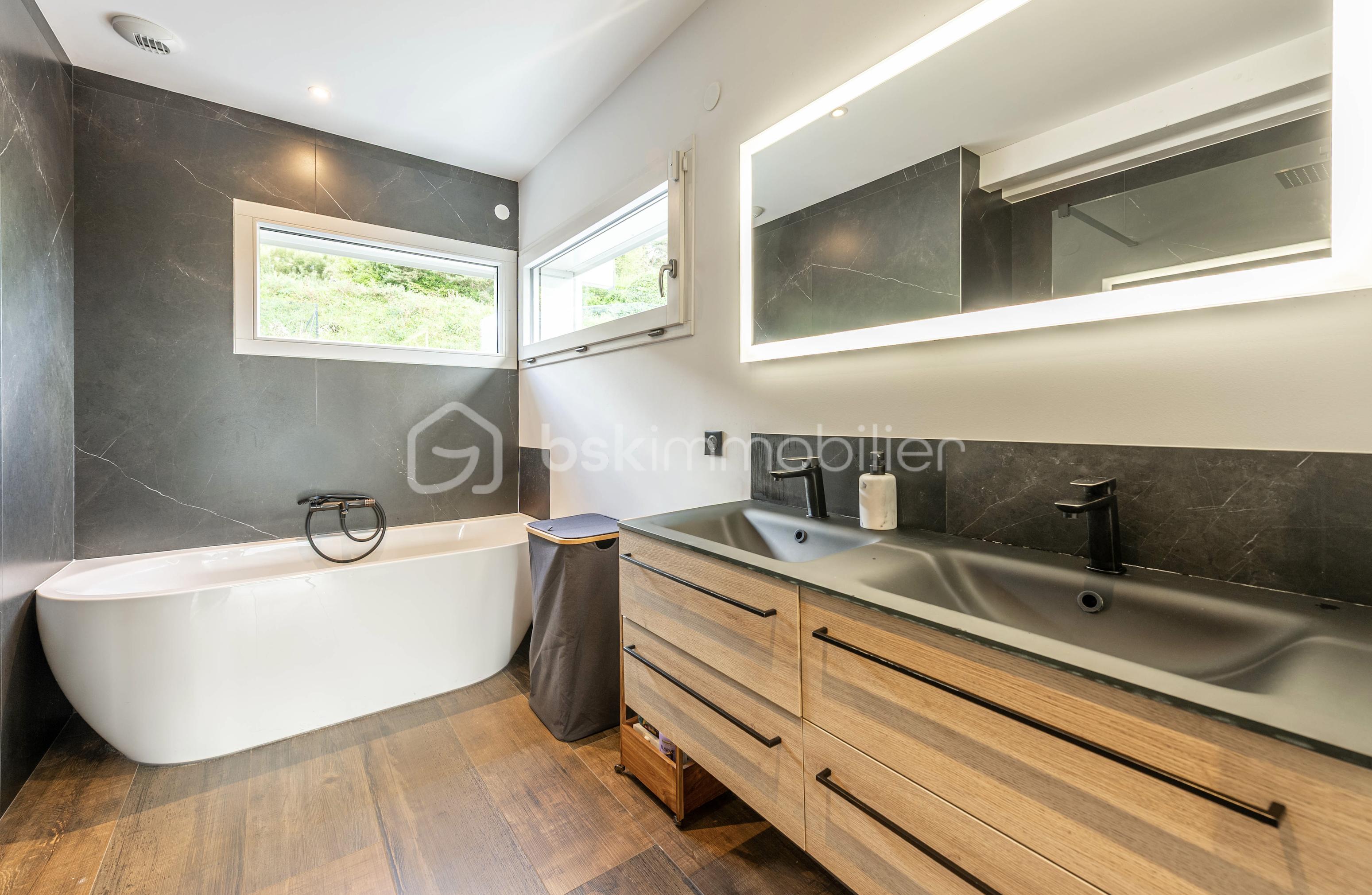 Maison d architecte de 269 m² - Capture d’écran 2025-11-12 à 14.10.51.png