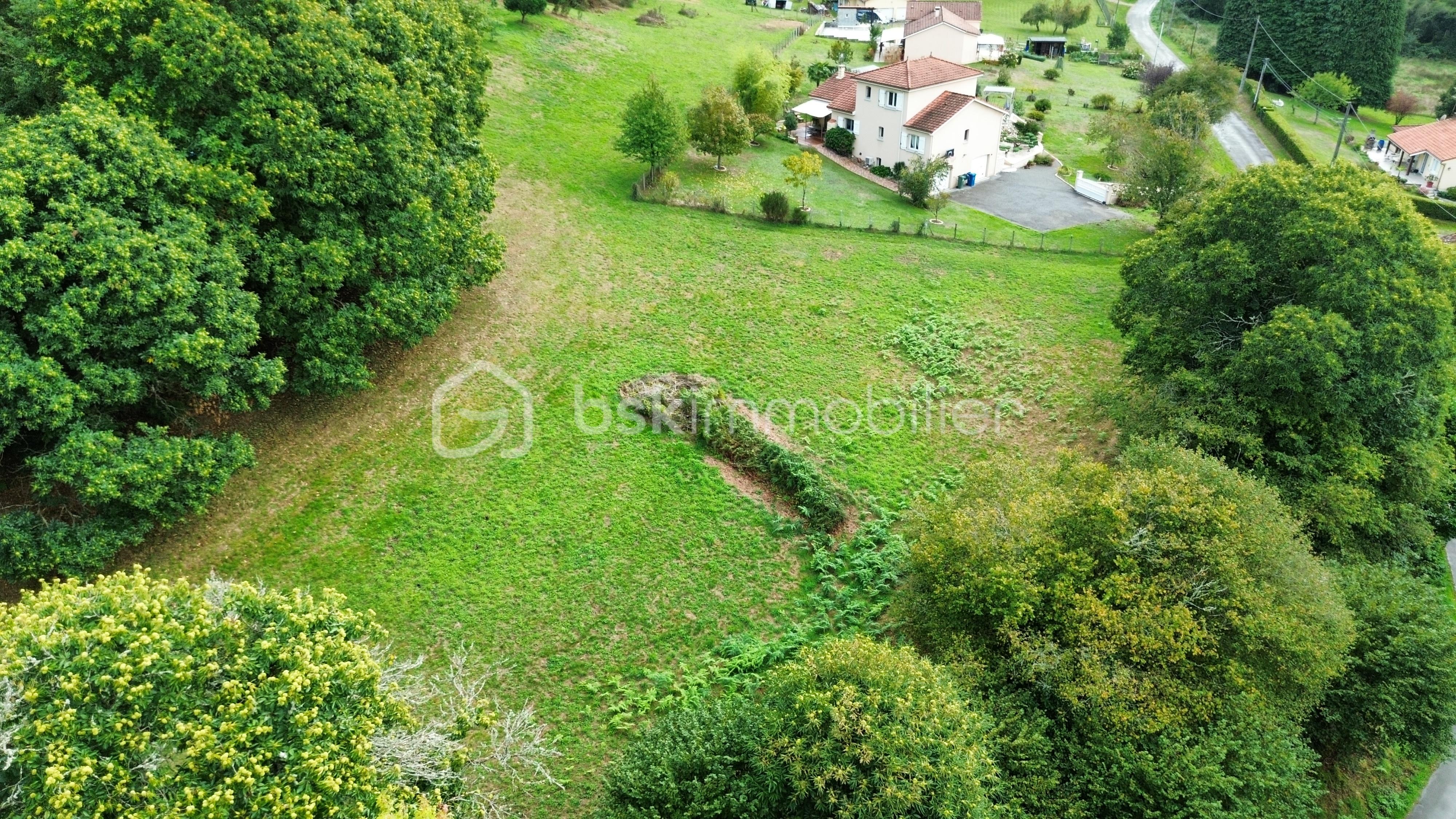 Terrain de 2 486 m² - dji_fly_20250920_161600_100_1758377769105_photo_optimized.jpg