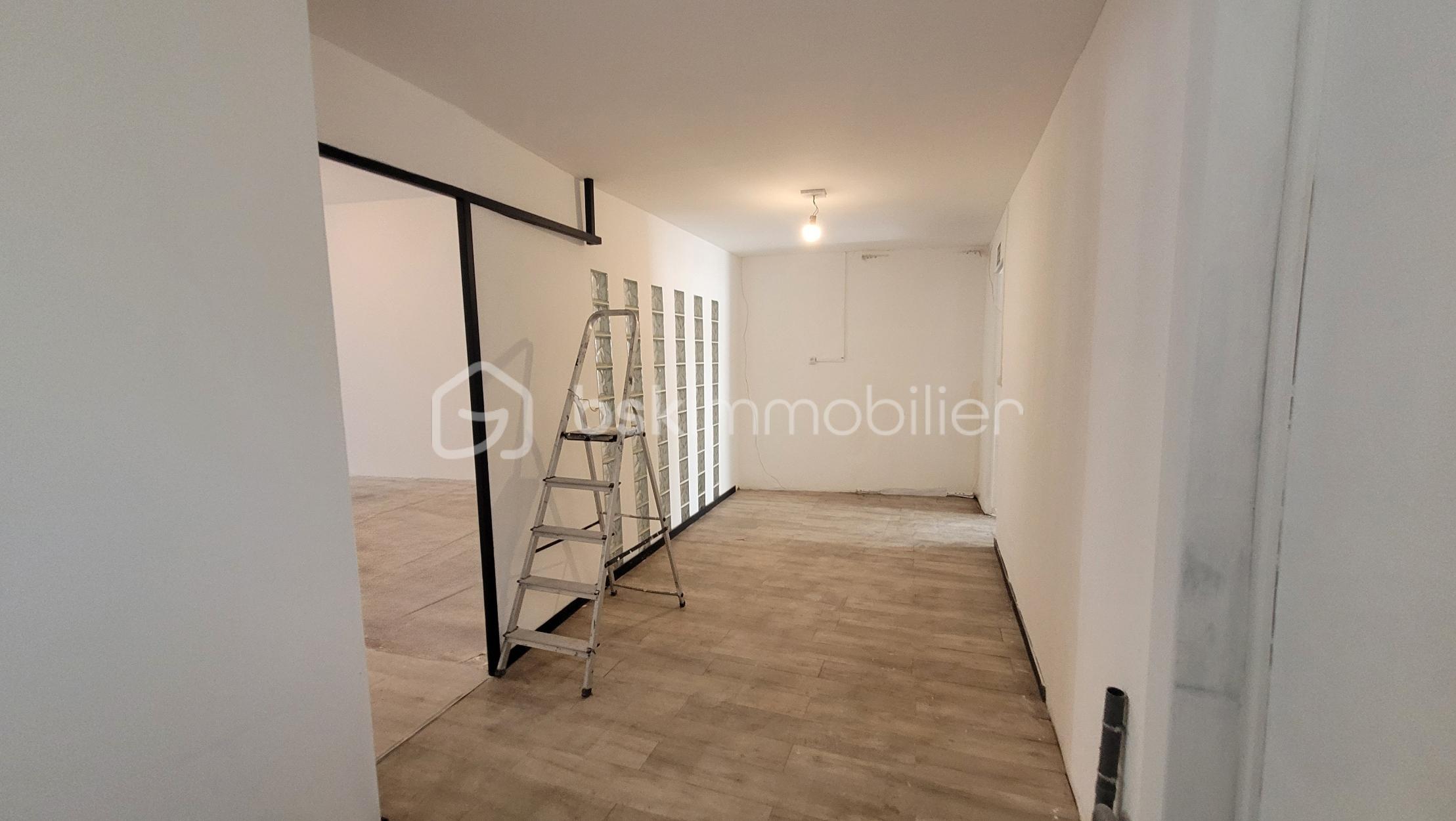 Local d activites de 140 m² - 205335-23.jpg